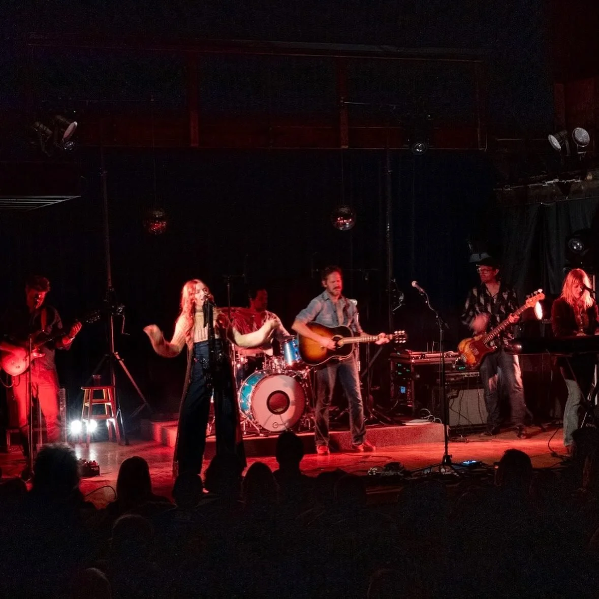 What are you doing new years eve? 🎇

We would love to spend our NYE with you at @theacorntheater 

🎟️tickets are in our bio! (Great gift idea&hellip; Christmas is three weeks away!)