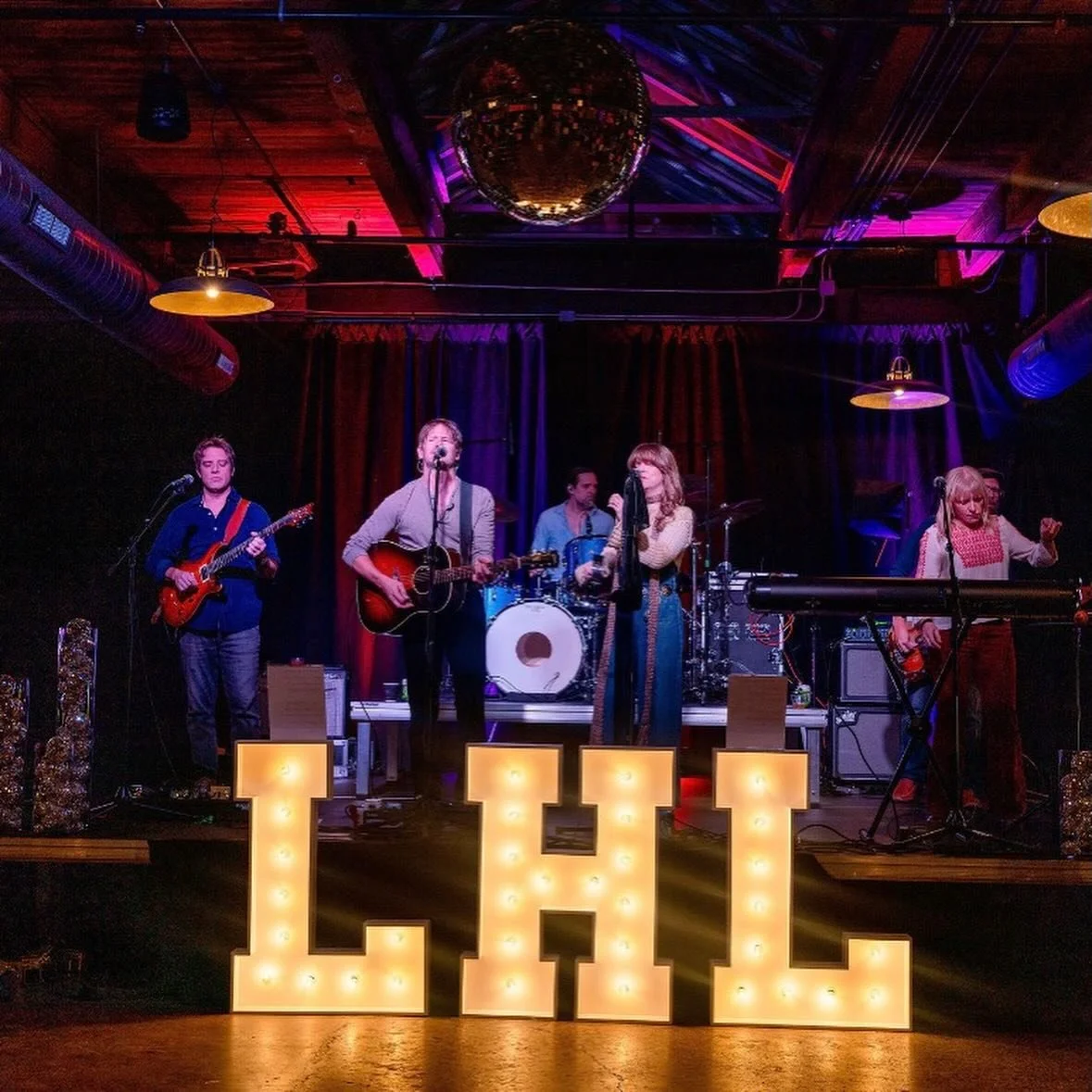 Recently, we had the incredible opportunity to preform at a fundraising event for @littleheroesleague !

Sharing the gift of music with a non-profit dedicated to helping medically complex children live fulfilling lives was a uniquely valuable experie