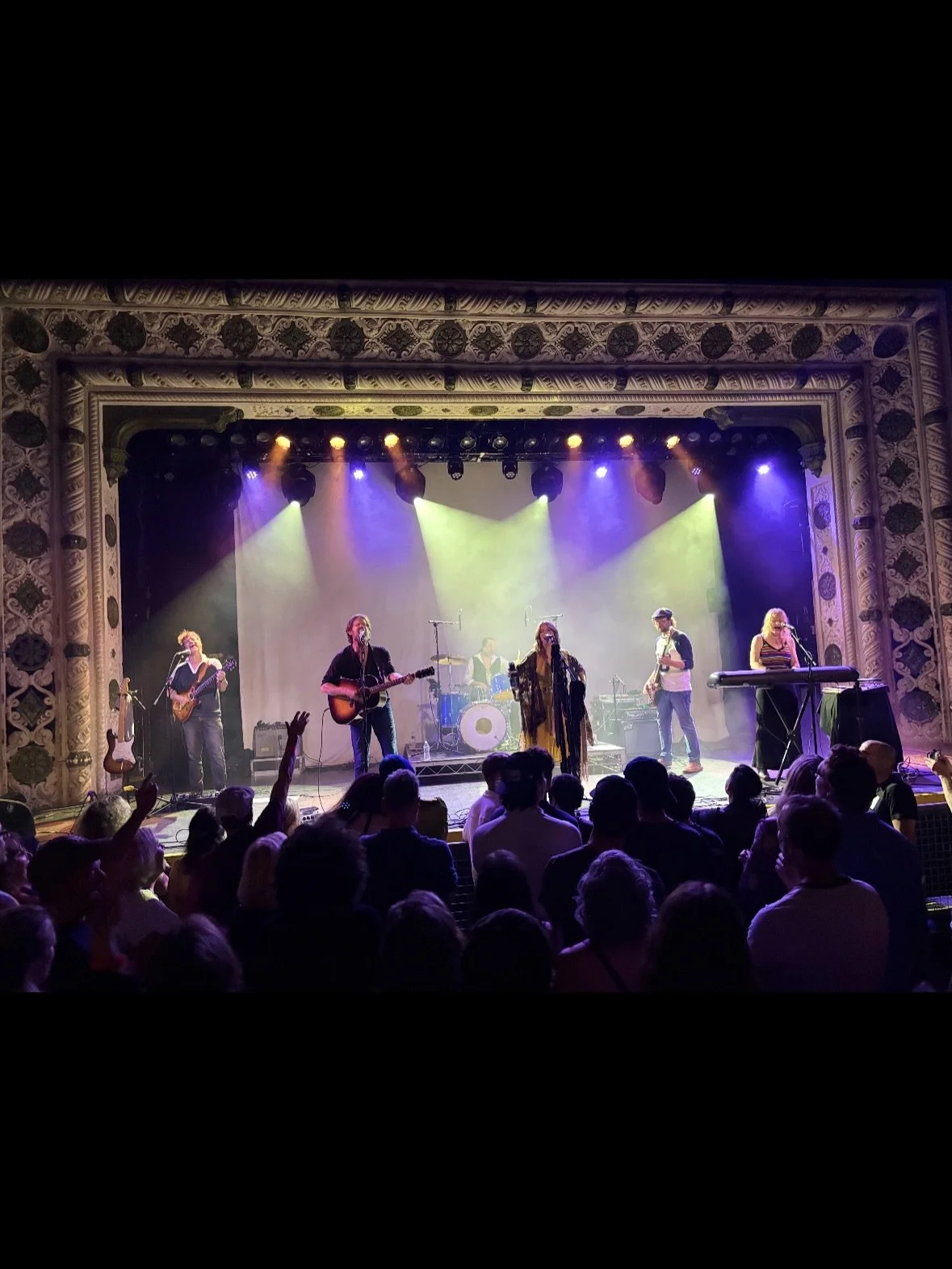 Can you believe it&rsquo;s almost February?

We&rsquo;re coming back to @metrochicago! 

Who else is looking forward to visiting this iconic venue and exploring the timeless music of Fleetwood Mac?