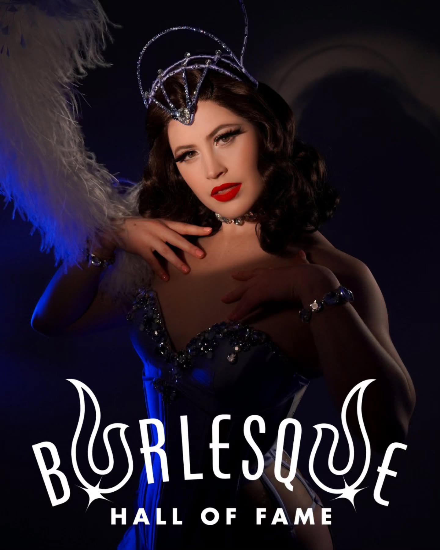 Guess who's flying to mf Vegas tomorrow to perform / compete in *Best Debut* at THE @burlesquehall of Fame this Saturday! Like whaaaat?! Is this real life?! ✈️🇺🇲😱✨️

This is literally a dream come true, and I still can not believe that little ol' 
