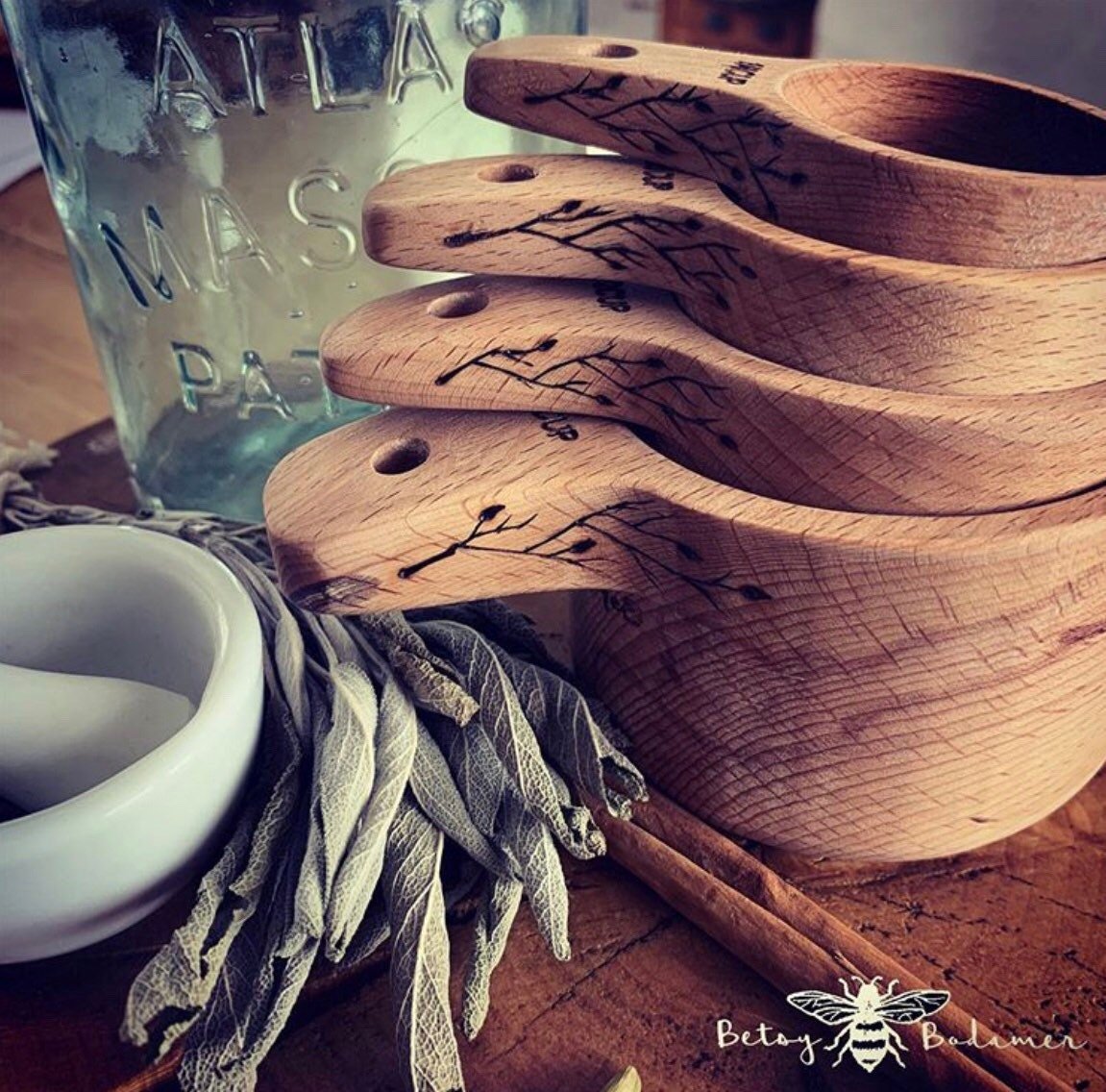 https://i.etsystatic.com/10082726/r/il/8428b3/2548475415/il_fullxfull.2548475415_63sa.jpg