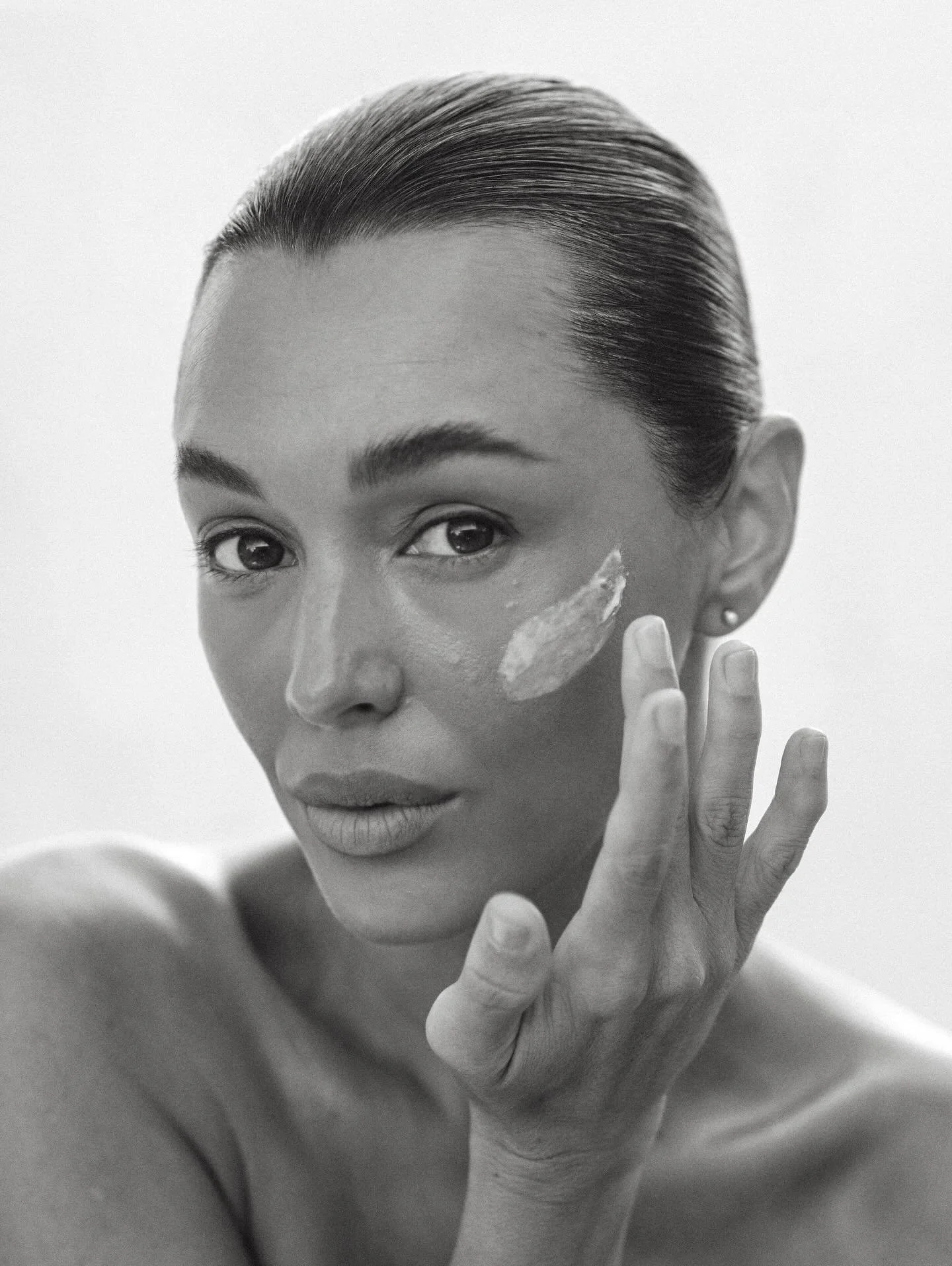 Sonya and her team have been working on this product for 5 years and went through five different scientists until they found the one they loved. She was kind enough to send me the product early, and I quickly added Glory Cream into my nightly skincar