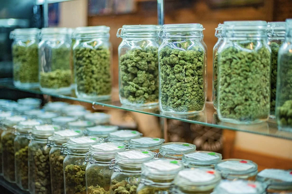 Floyd's Fine Cannabis on Division