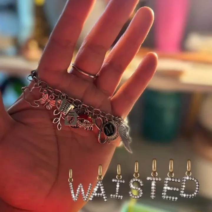 Lately🧜🏽‍♀️💋🍒🌸🔮🍃🐈‍⬛✨
Website currently under construction 🚧 & will be up soon! 
DM me to place your order💕
.
.
#waistedbyvonnie #bangleset #banglescollection #banglestack #bangledesign #anklets #beadedbracelets #beadedjewelry
