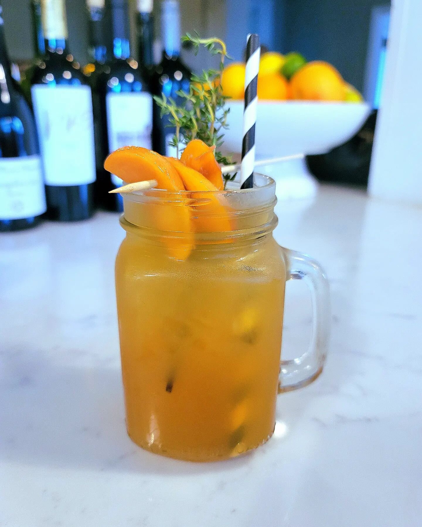 Happy Sunday! Hope your August has been treating you right so far! 🥰 If you're looking for a pick-me-up, stop by @momoriverfrontpark and try their &quot;Momo Tea Crush&quot; made with @fireflyspirits Sweet Tea Vodka, Yuzu, Lemonade, Peach Pur&eacute