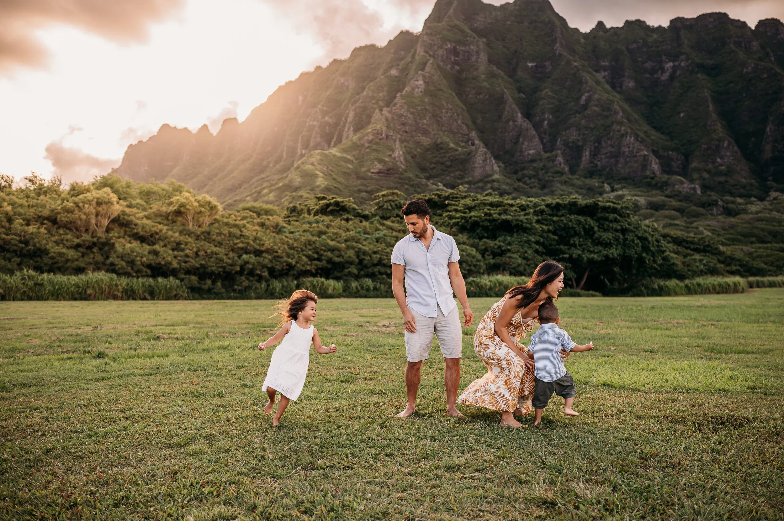 Kualoa-Regional-Park-family-photos-sarah-elizabeth-photos-and-film-oahu-hawaii-family-photographer-6808.jpg