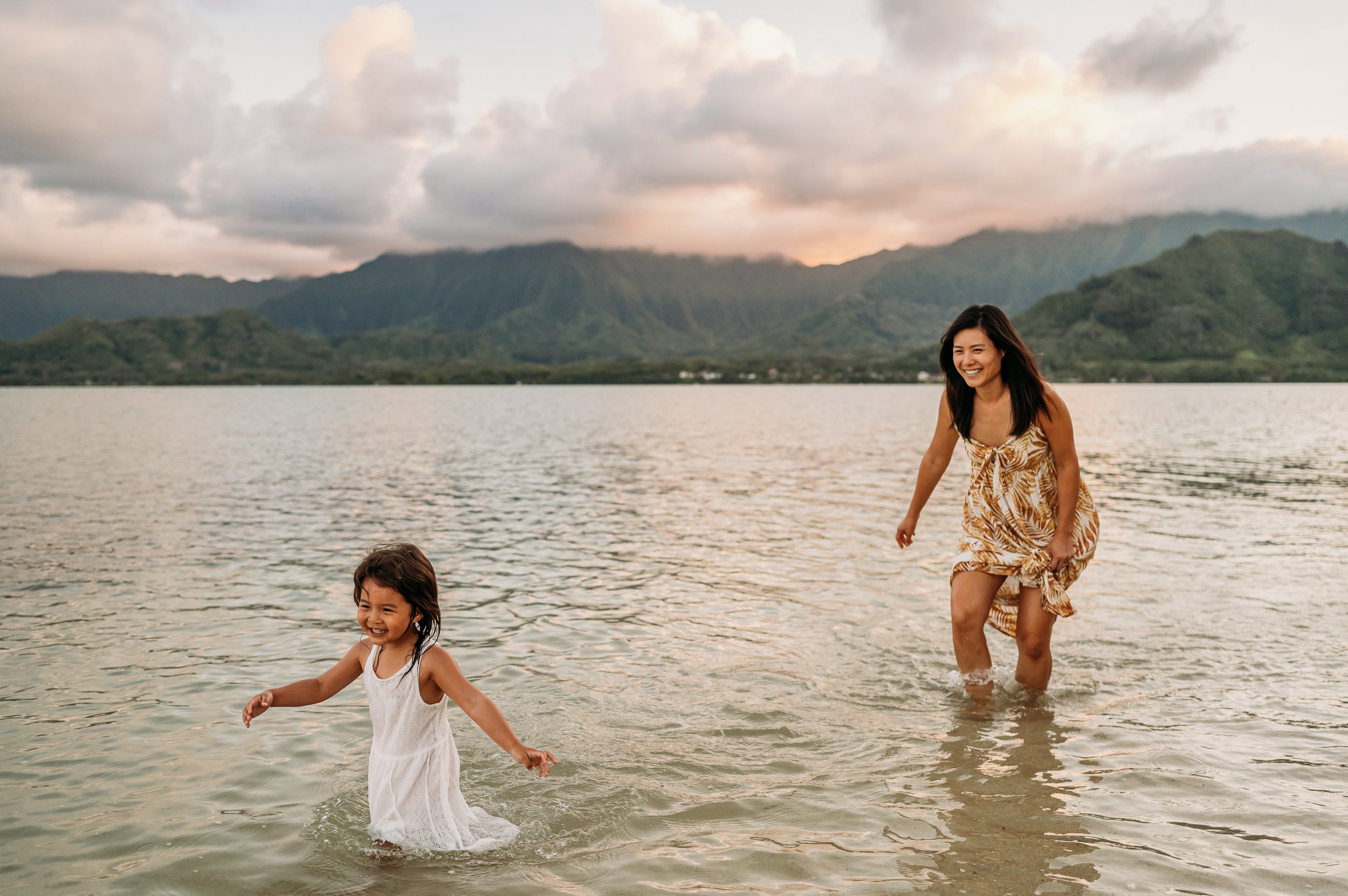 Kualoa-Regional-Park-family-photos-sarah-elizabeth-photos-and-film-oahu-hawaii-family-photographer-7103.jpg