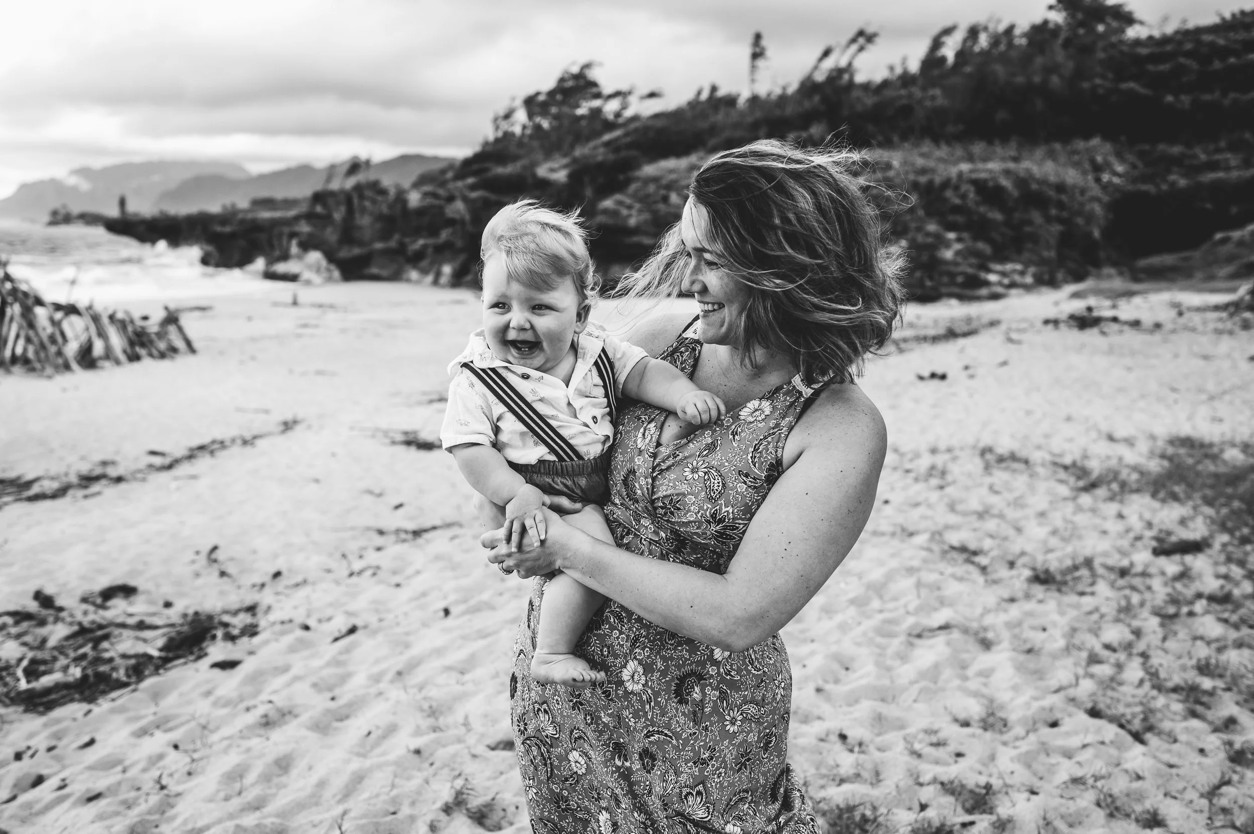 North-Shore-Family-Beach-Photos-Laie-Beach-Sarah-Elizabeth-Photos-and-film-hawaii-family-photographer-8260.jpg