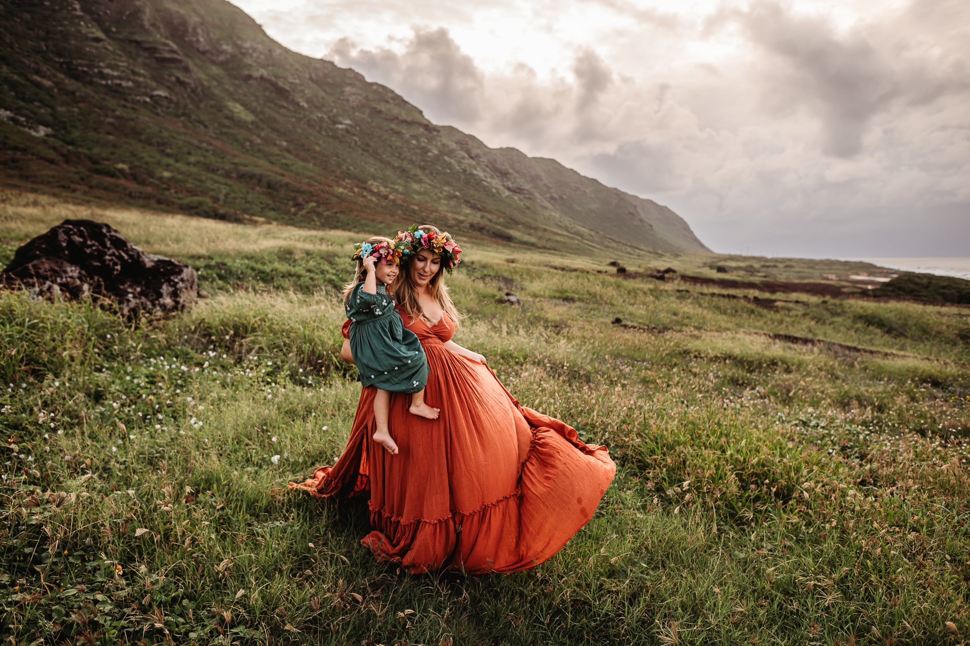 Kaena-Point-North-Shore-Oahu-Hawaii-Maternity-Session-Flower-Crown-Gown-Sarah-Elizabeth-Photos-and-film-maternity--10.jpg