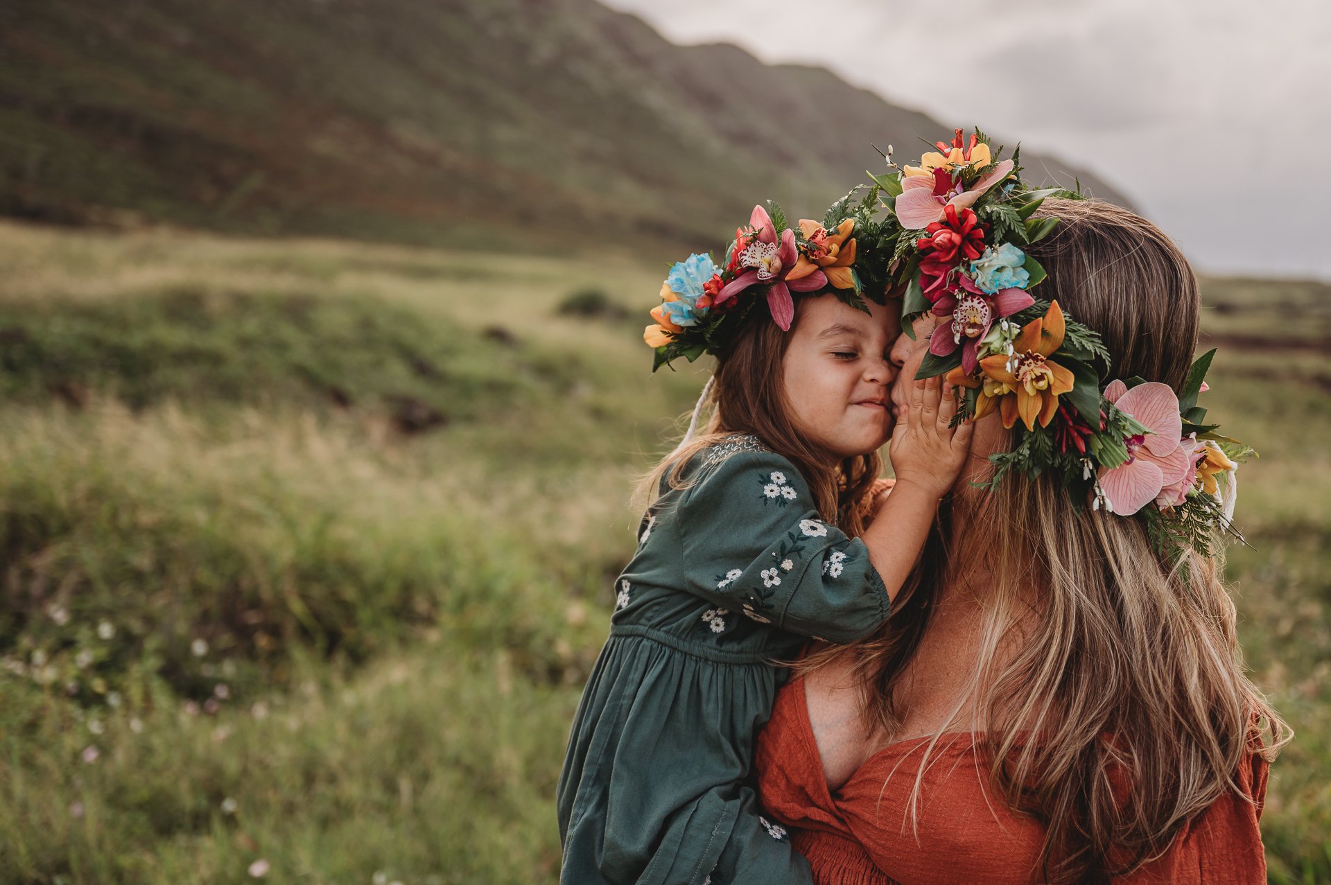 Kaena-Point-North-Shore-Oahu-Hawaii-Maternity-Session-Flower-Crown-Gown-Sarah-Elizabeth-Photos-and-film-maternity-3796.jpg