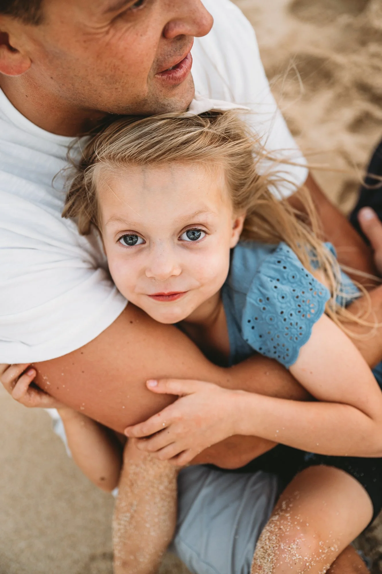 North-shore-oahu-family-of-five-beach-photos-mom-pregnant-sarah-elizabeth-photos-and-film--11.jpg