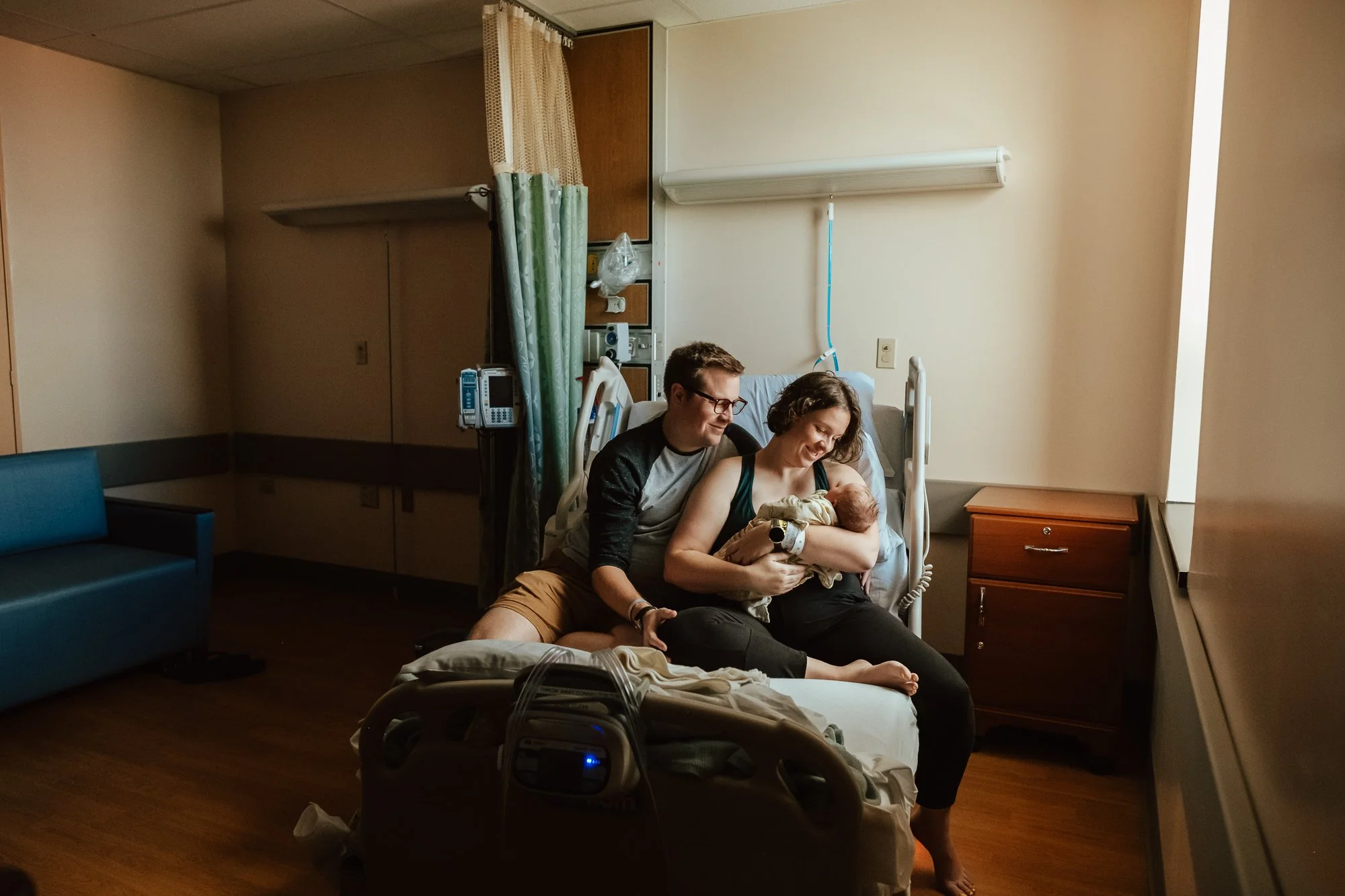 Fresh-48-in-hospital-photos-tender-organic-newborn-in-diaper-umbilical-cord-two-parents-together-sarah-elizabeth-photos-and-film-el-paso-texas-las-cruces-new-mexico-newborn-photographer1071.jpg