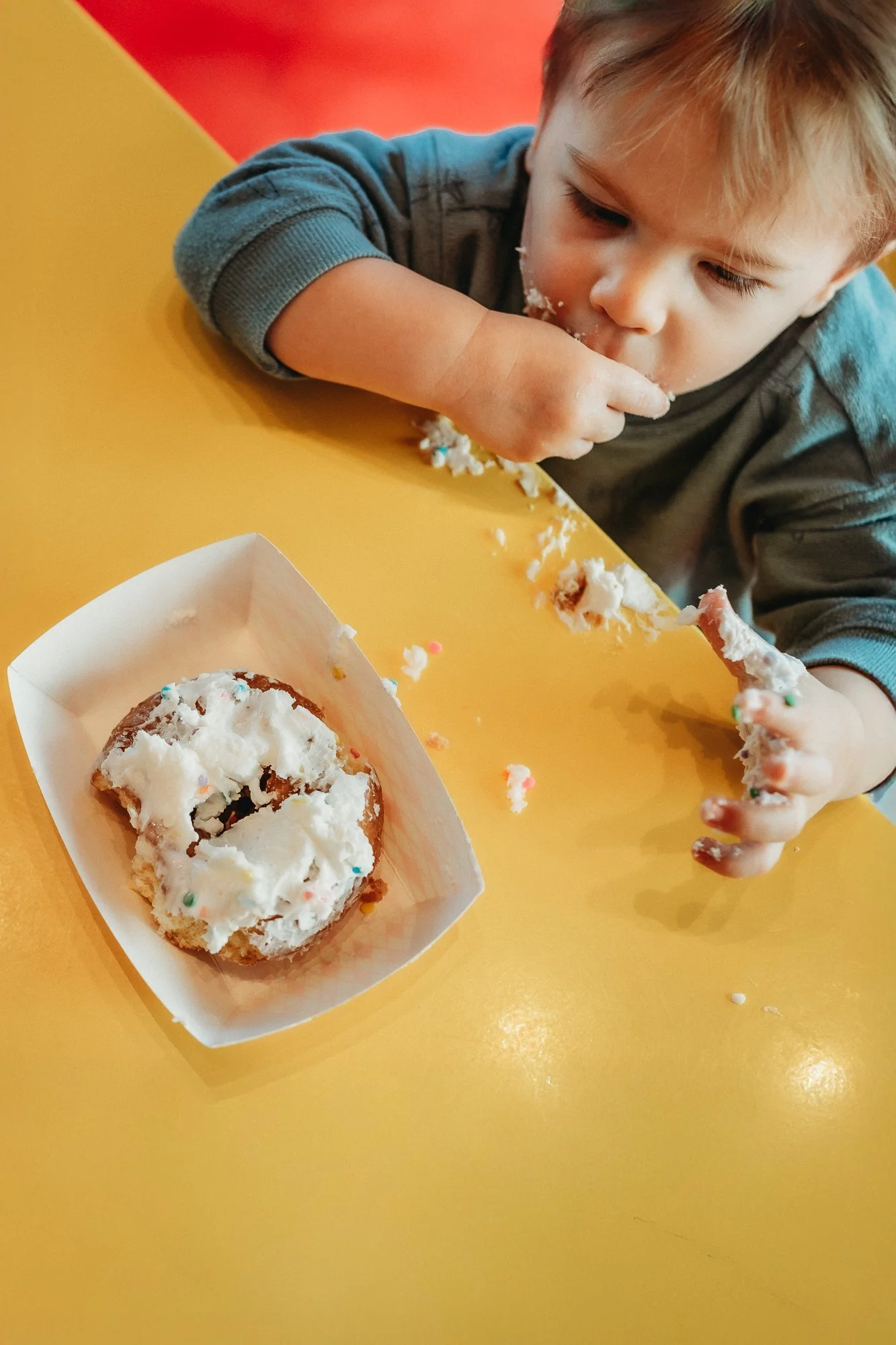 Mom-date-with-toddler-eating-donuts-at-hurts-donut-sarah-elizabeth-photos-and-film-san-antonio-family-photographer.jpg
