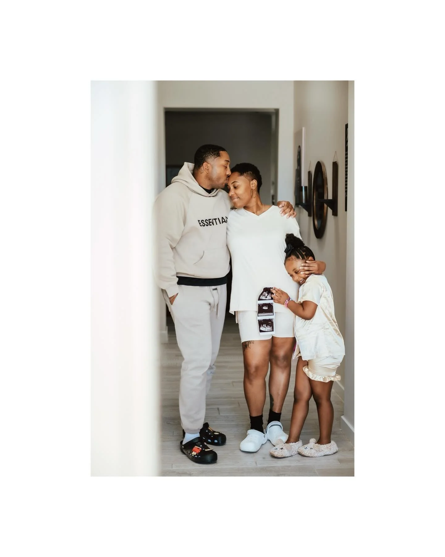 I feel like a little baby boom might be on the rise ❤️ 

Trying to get back into sharing all these moments and adventures and this one was so sweet. New addition prayed for by all celebrated doing something big sis loves.