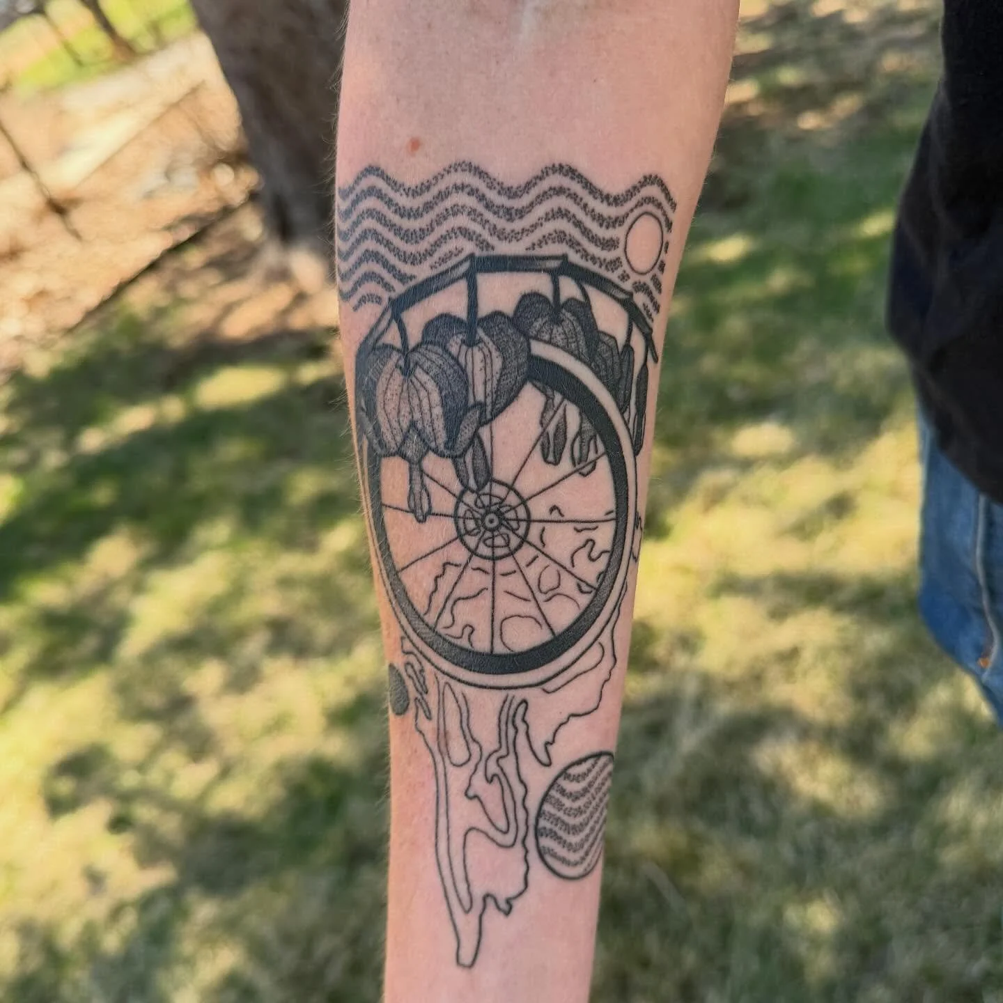 Andrea asked for a tattoo to represent her love of bicycles, bleeding hearts, and the north shore in Minnesota. Had to get some squiggles in there too, it&rsquo;s my favorite way to represent water. 

Big or small I&rsquo;m open to tattooing pieces o