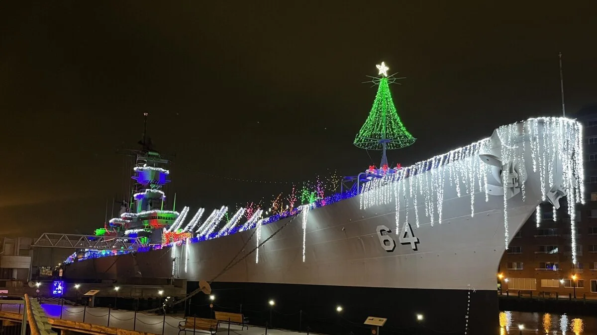 Holidays in Norfolk are unique, dazzling experiences! Check out Winterfest light shows in downtown during the holiday season.