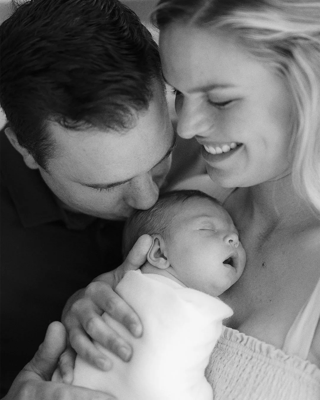 Having recently begun my own motherhood journey, I truly love and cherish every opportunity to connect with mamas and families on this beautiful, challenging, and profoundly rewarding journey. Let&rsquo;s document the tiny features and big milestones