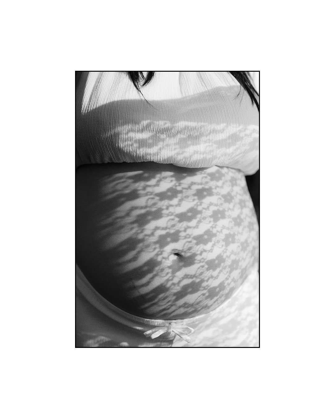 Today the sun is shining and I'm dreaming of spring garden sessions 🌷☀️

If you're expecting and have been thinking you'd like to document this special journey into motherhood, now is the time to reach out and secure your spring maternity photos.

S