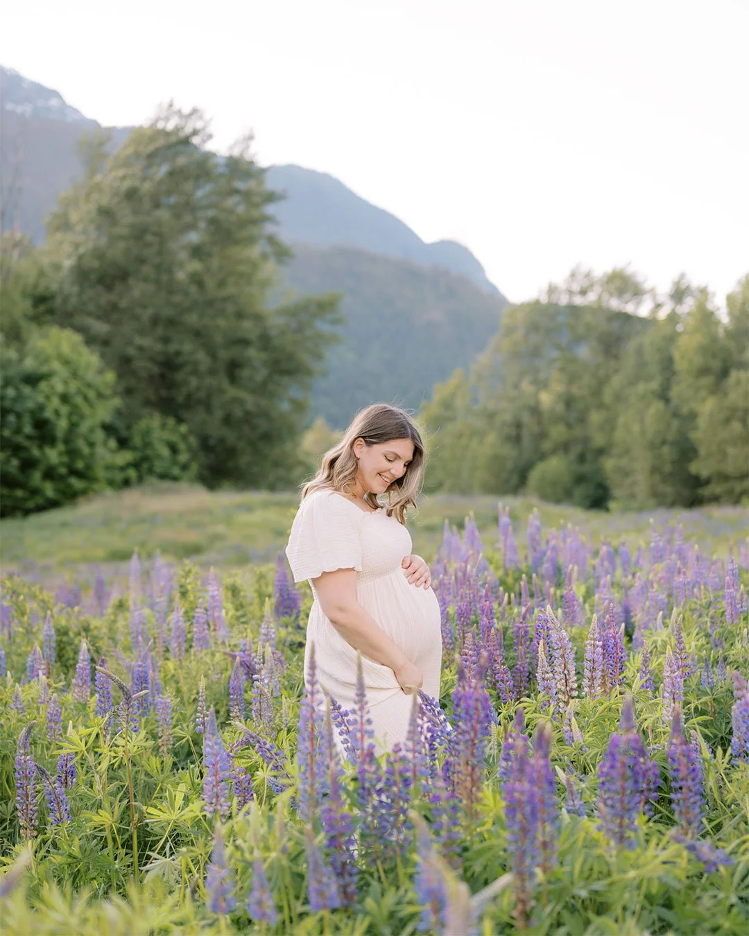 Run, don't walk! The beloved lupin season is upon us. 🪻

These vibrant purple blooms bring so much joy every year! Only around for a short time, don't miss out &mdash; book your session now!

Mountain views , magical light and memories with your lov