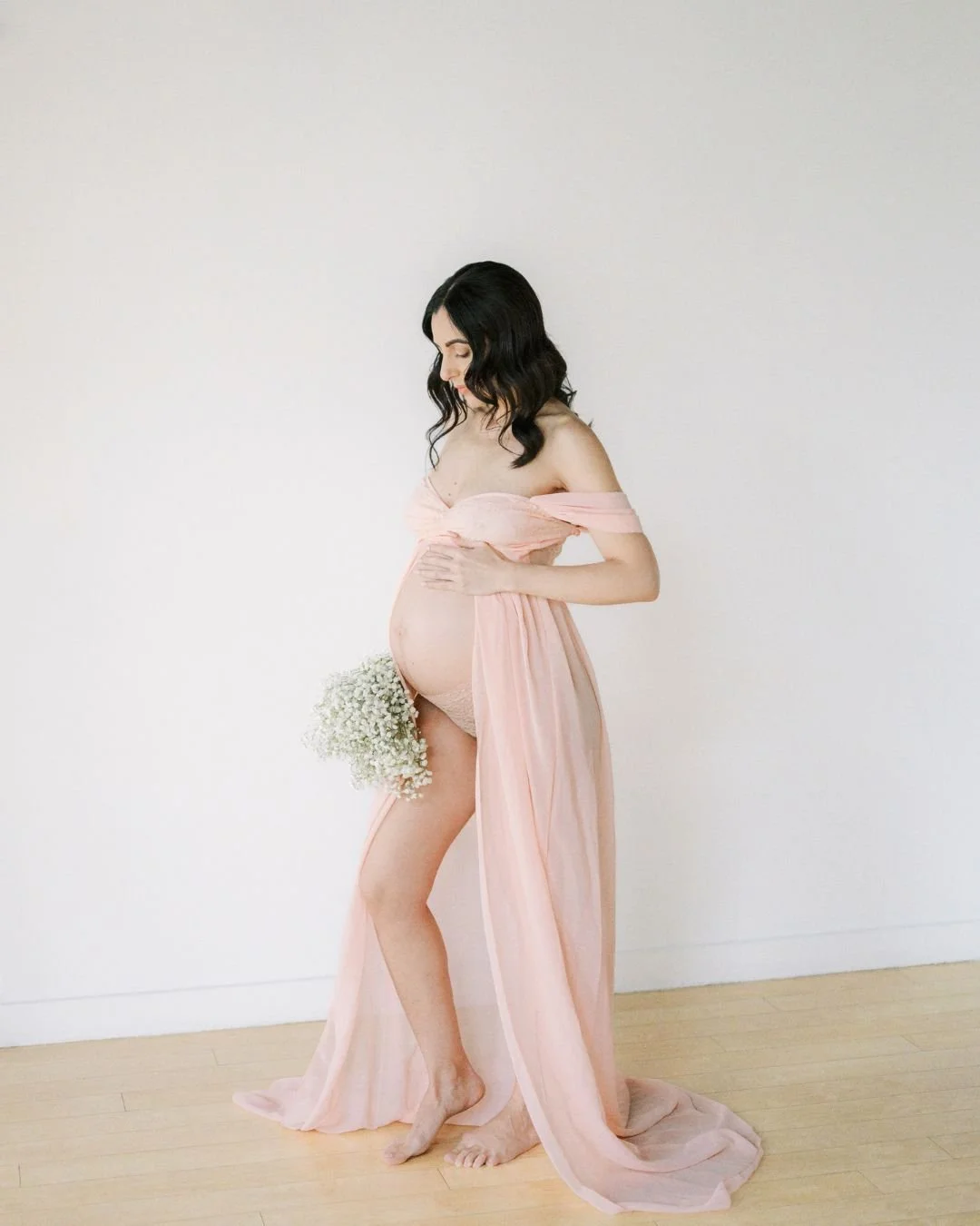 Maternity studio sessions have been some of my favourites lately. 

There is nothing like the radiance of an expecting mother &mdash; and photos like these will be something any family can treasure after the arrival of their new family member. 🤍

Pa