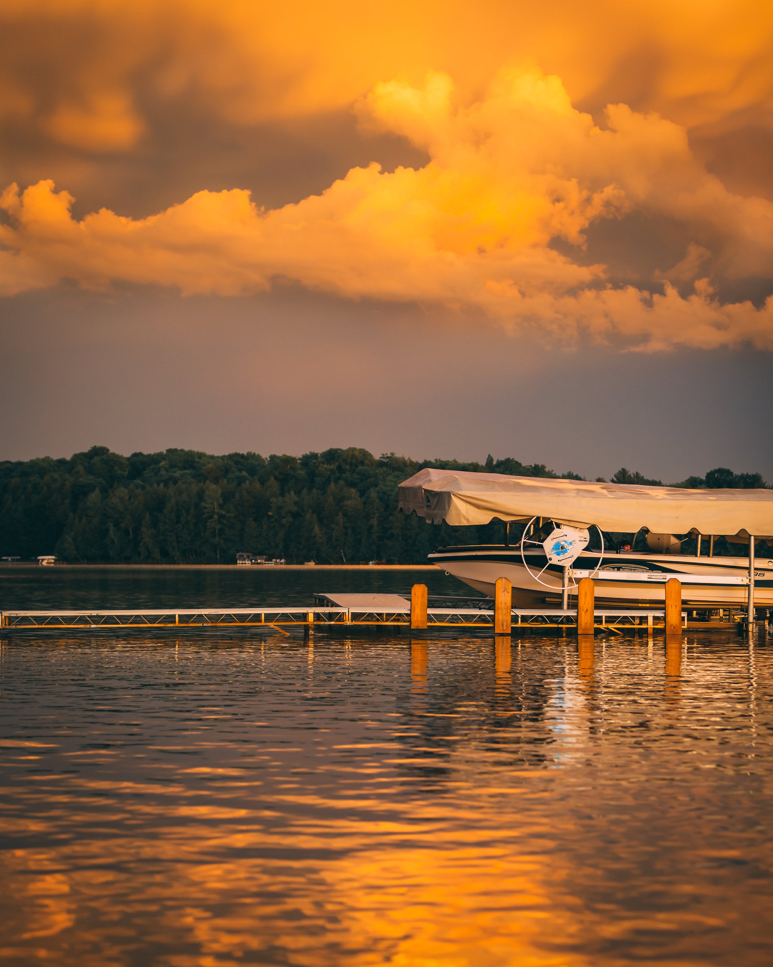 IMG_4840_boat_golden.jpg