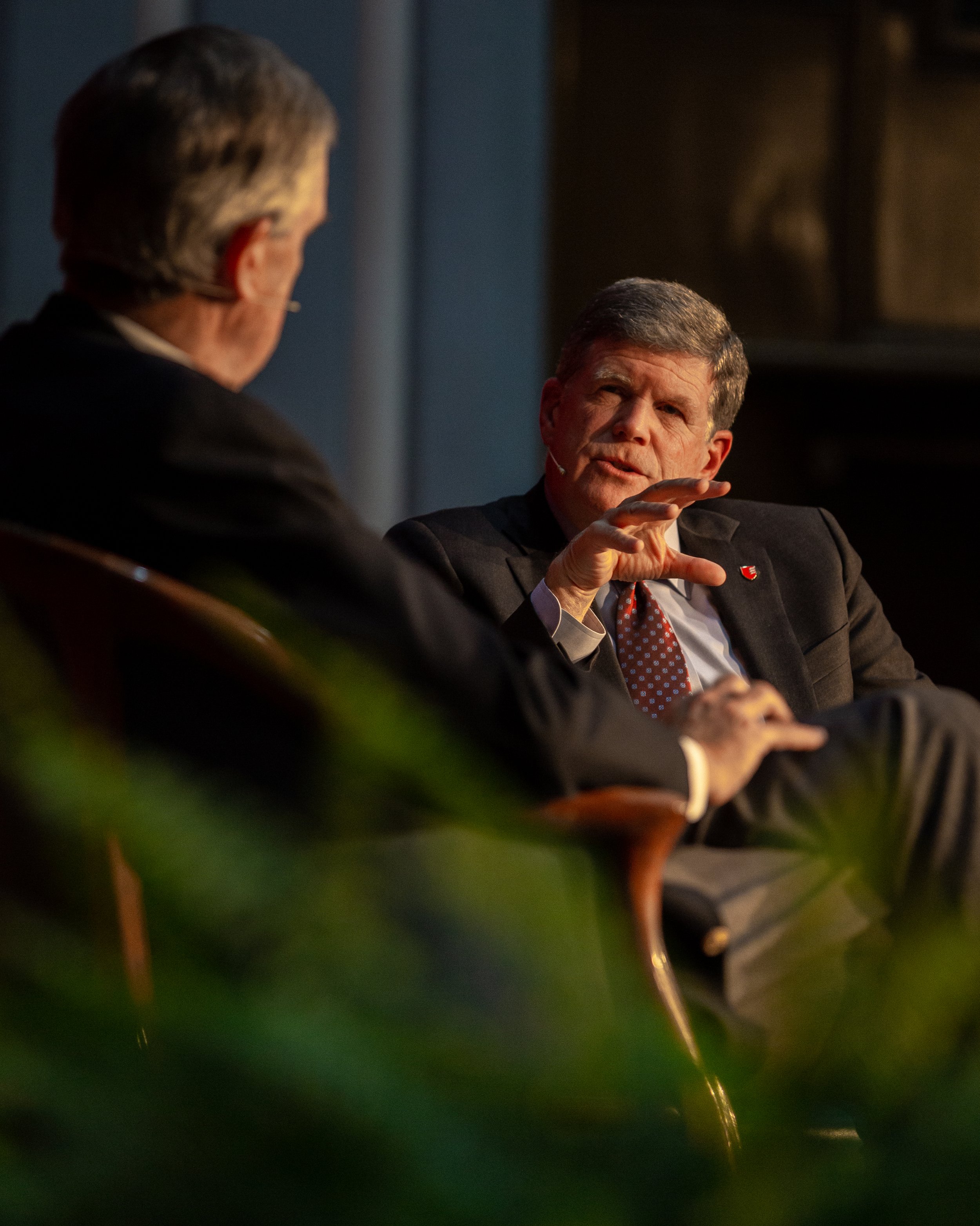 Brit_Hume_talks-14.jpg