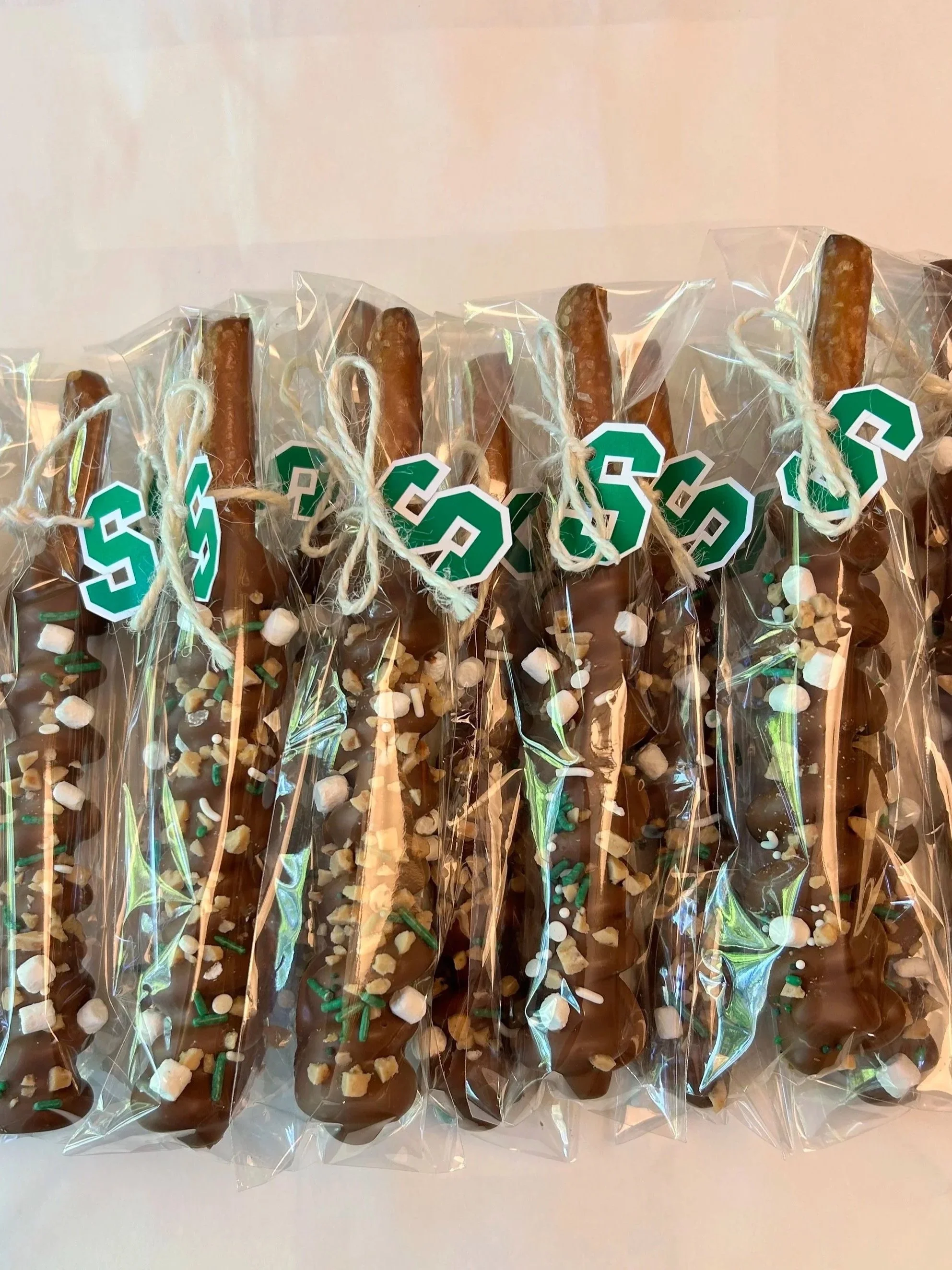 Personalized Chocolate Covered Pretzel Rod | Wedding Favor | Birthday Party Favor | Baby Shower | Custom Chocolate Gift  | (12 pretzel min)
