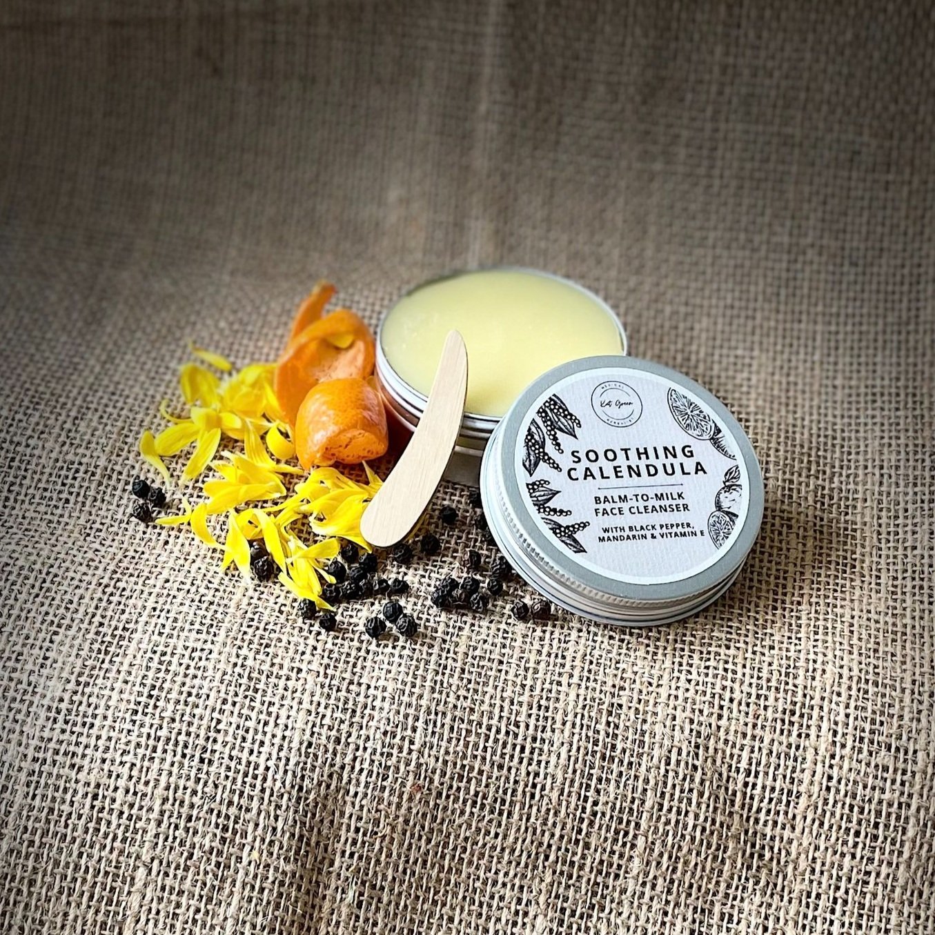 Natural skincare product: Soothing calendula, mandarin & black pepper face cleanser