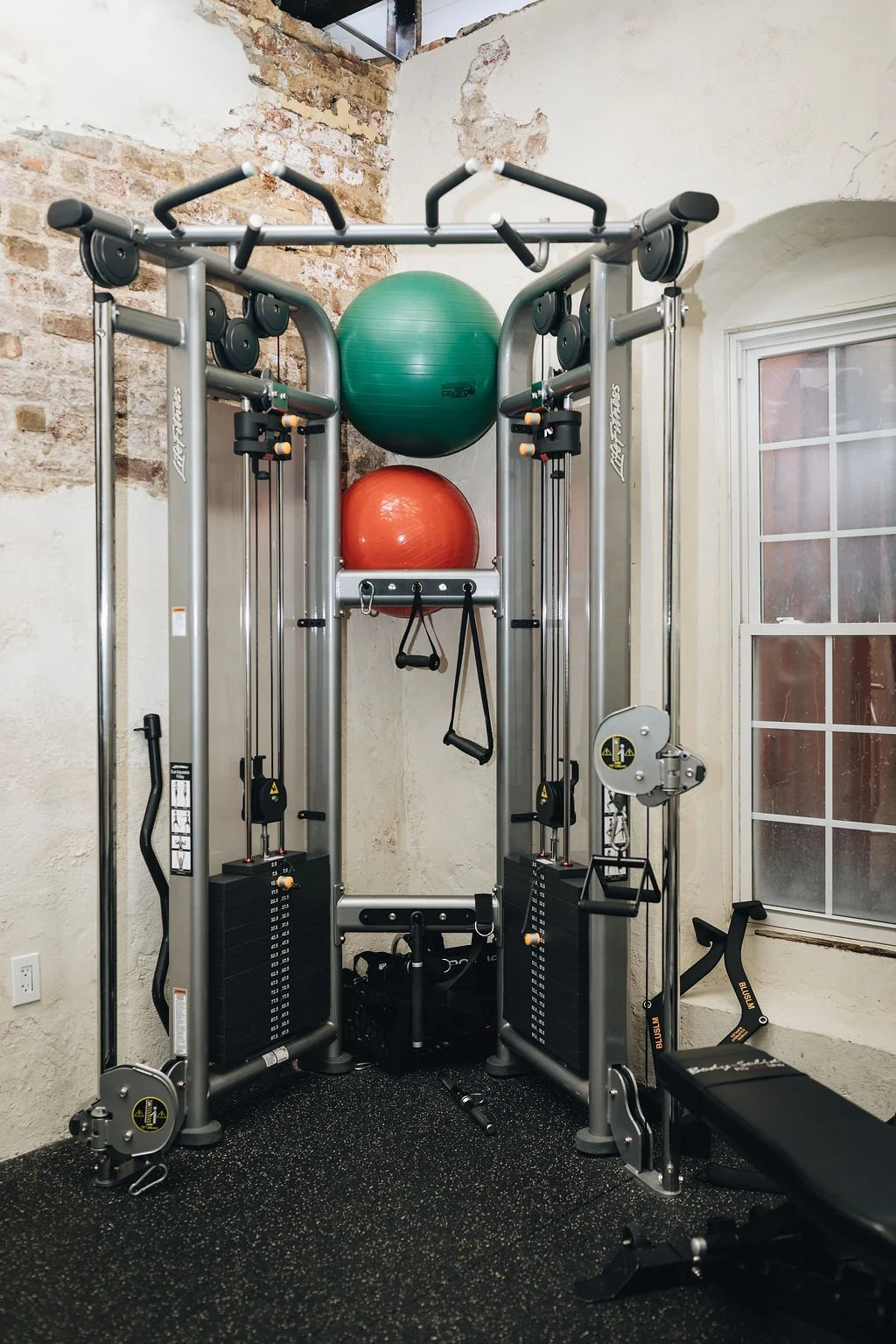 island_movement_main_gym_08.jpg