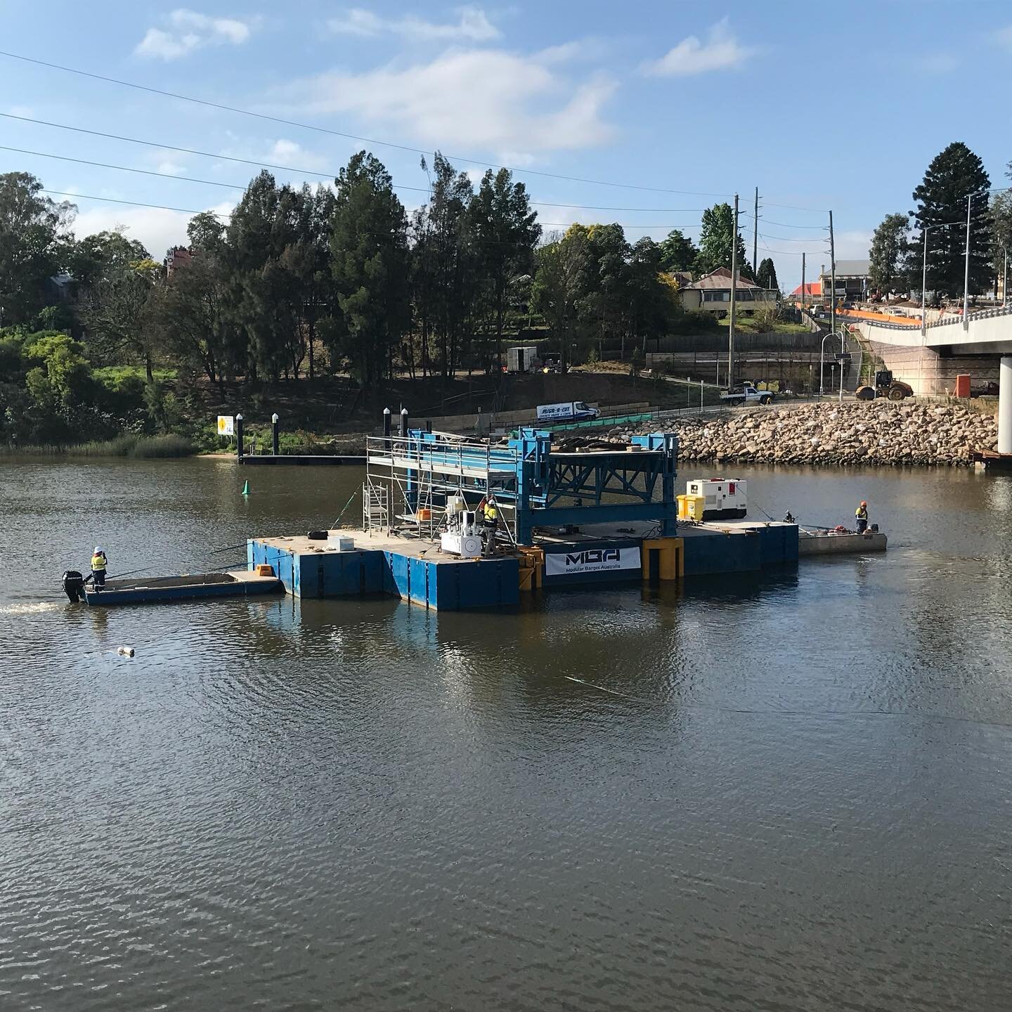 Our portable modular barge system up Windsor assisting with a demolition of a bridge. 

#barge #marine #demolition #bridge