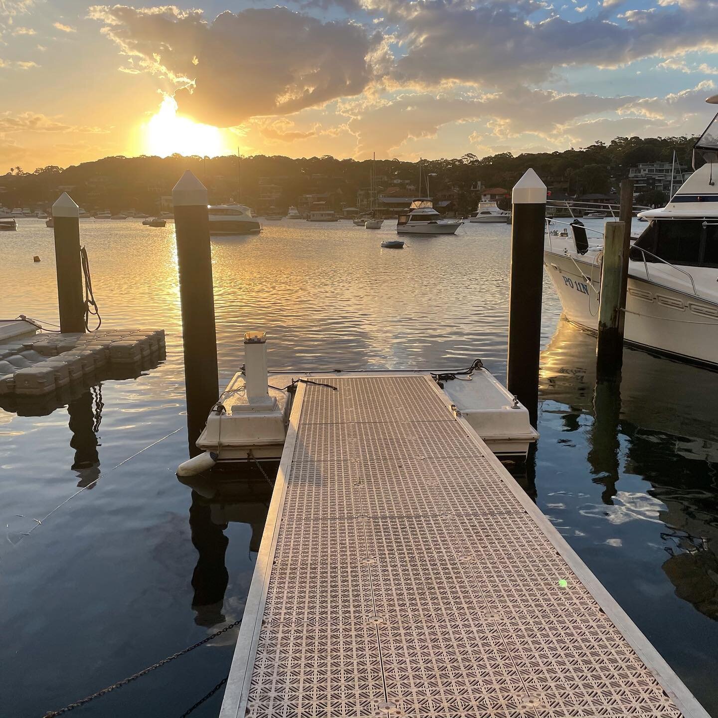 Piling and Jetty repair project recently completed in Buraneer Bay, Port Hacking. 

#barge #piling #waterfront #construction #marine