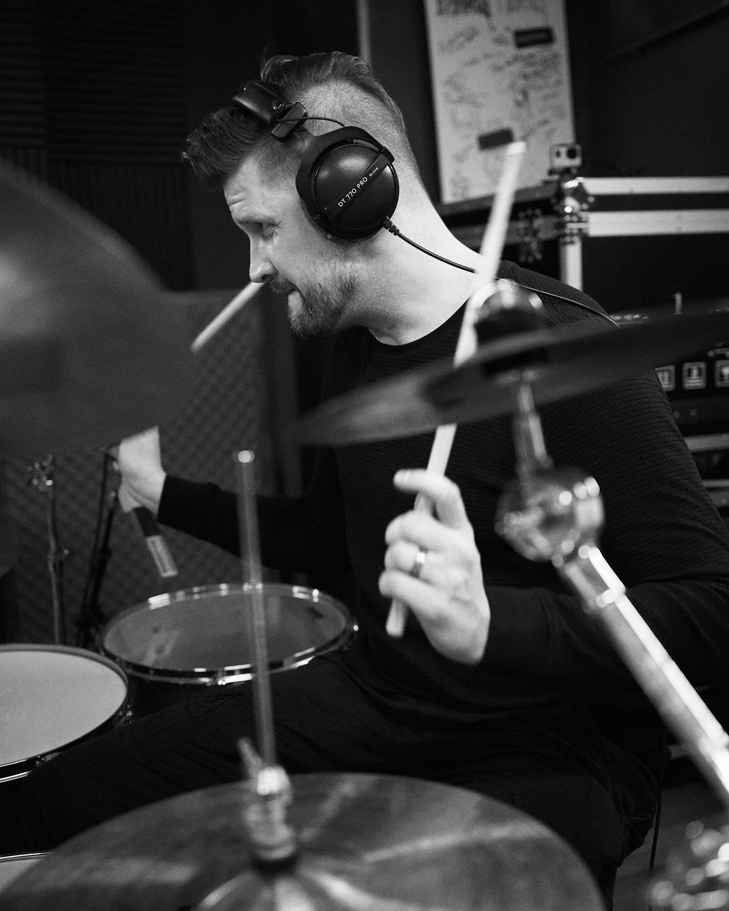 Here&rsquo;s Kimi. Guess what&rsquo;s his instrument?
#killingdarlings #metaldrummers #drummersofinstagram #recordingdrums #drumtracking #melodicmetal