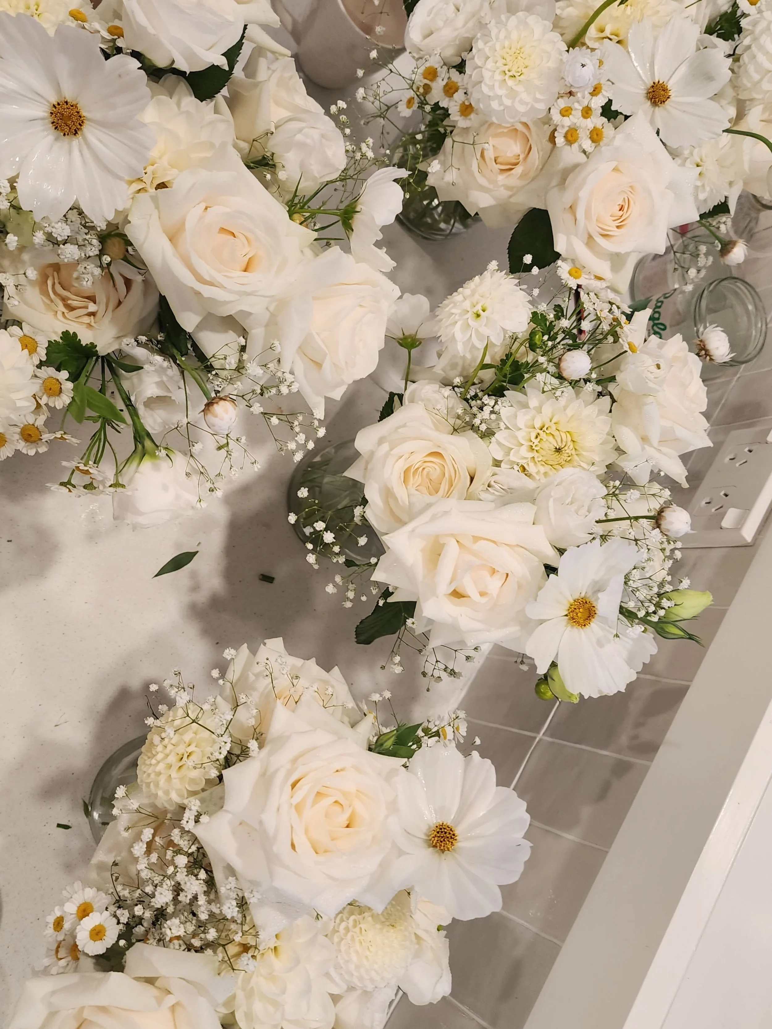 I always get asked if I grow my own flowers... ha! Definitely not enough to say that I do 

However, I do grow the odd garden flowers, ones that are delicate are can't handle a trip from Auckland to here. I also love being able to cut the odd stem fo
