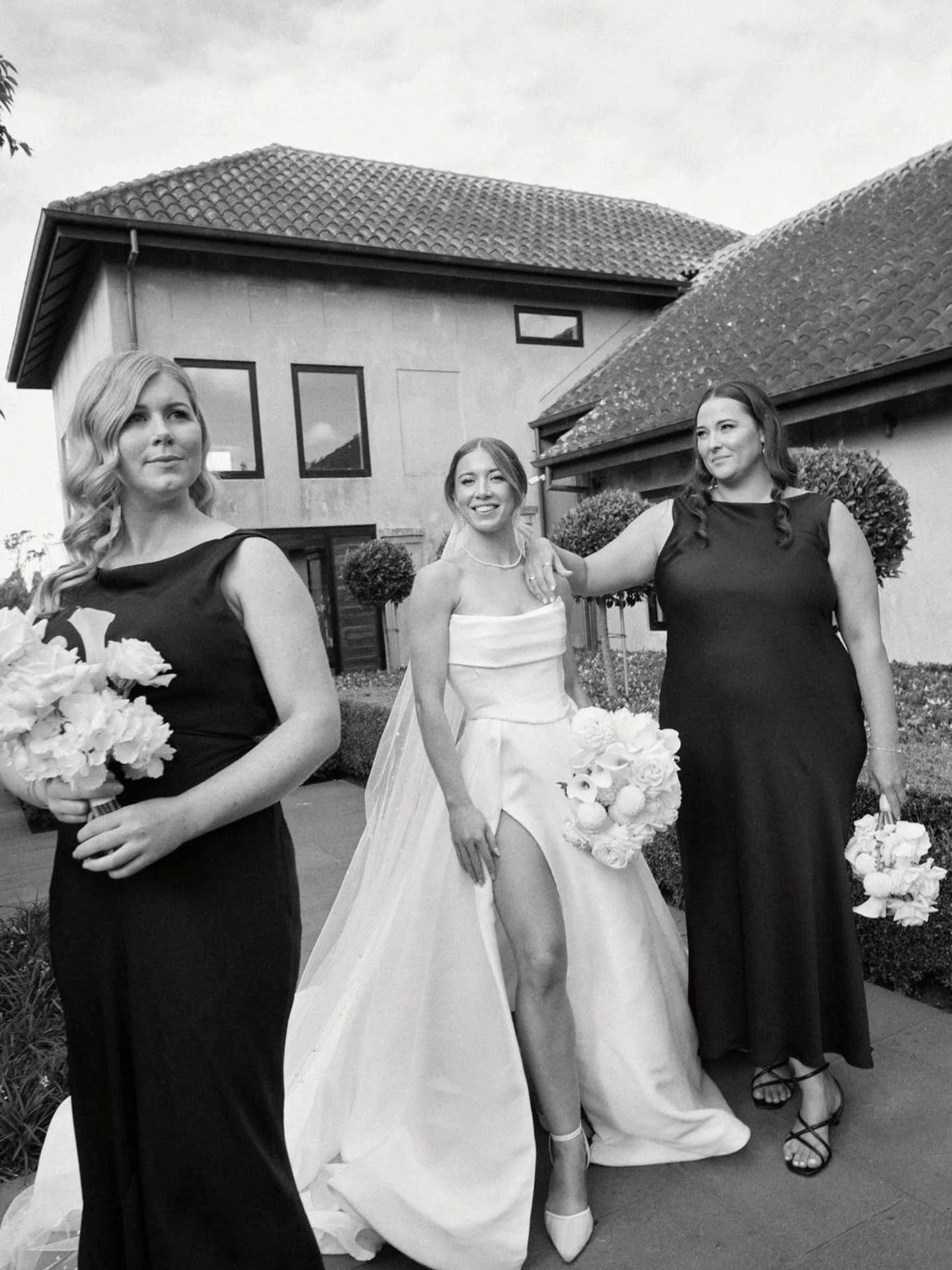 When all the late night planning is worth it... a perfect day, in a rural tuscan themed property and cleverly planned styling to match. 

Louise and Alex 🤍

@jonnyscottphoto