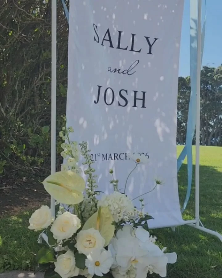 One of the most perfect summer days I've ever experienced. Made even more perfect when everything about this day flowed seamlessly. 

Sally's flowers were soft and pretty but nothing too precious.

This is what zero-stress florals actually looks like
