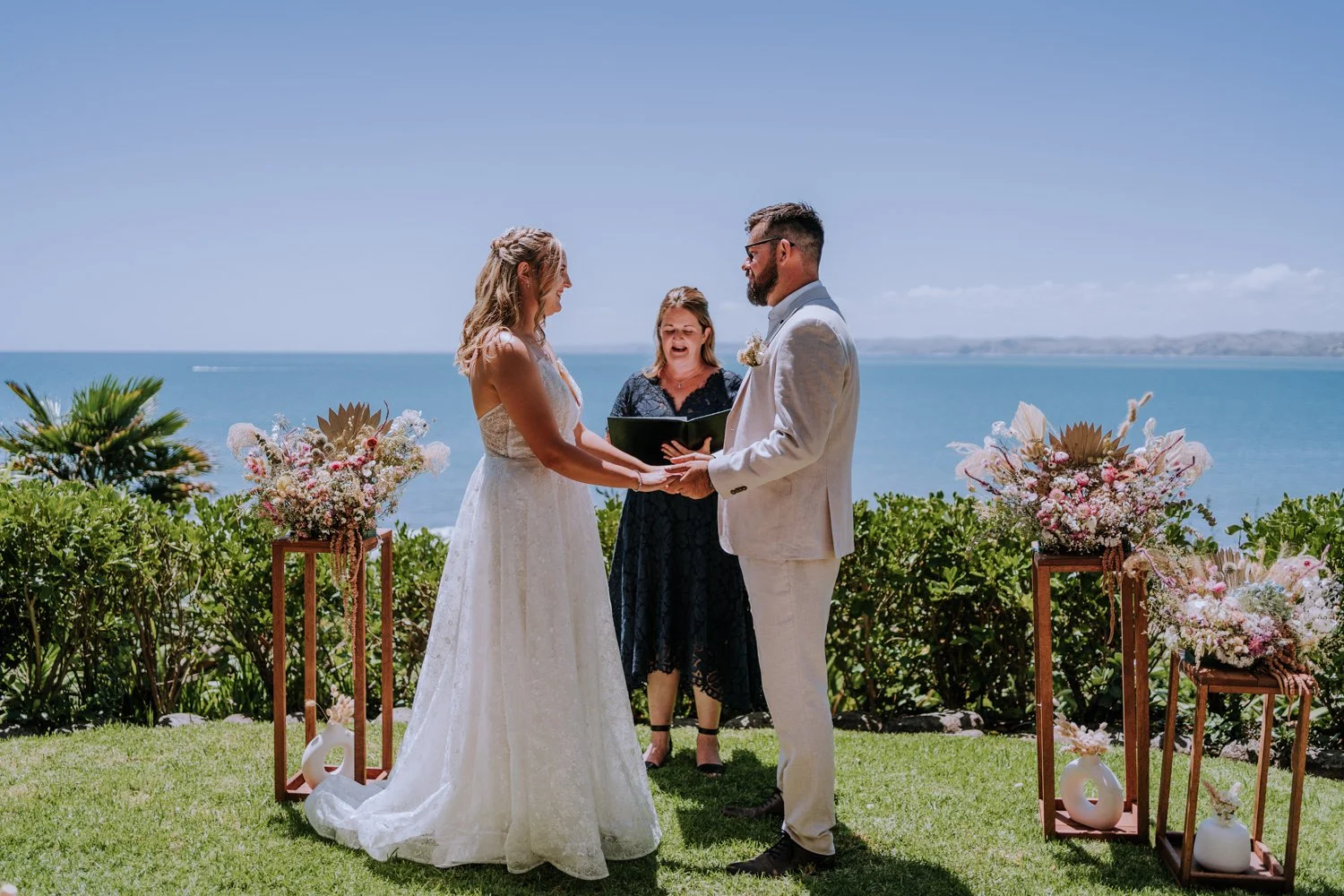 INTIMATE RAGLAN BEACH WEDDING AT A COASTAL AIRBNB