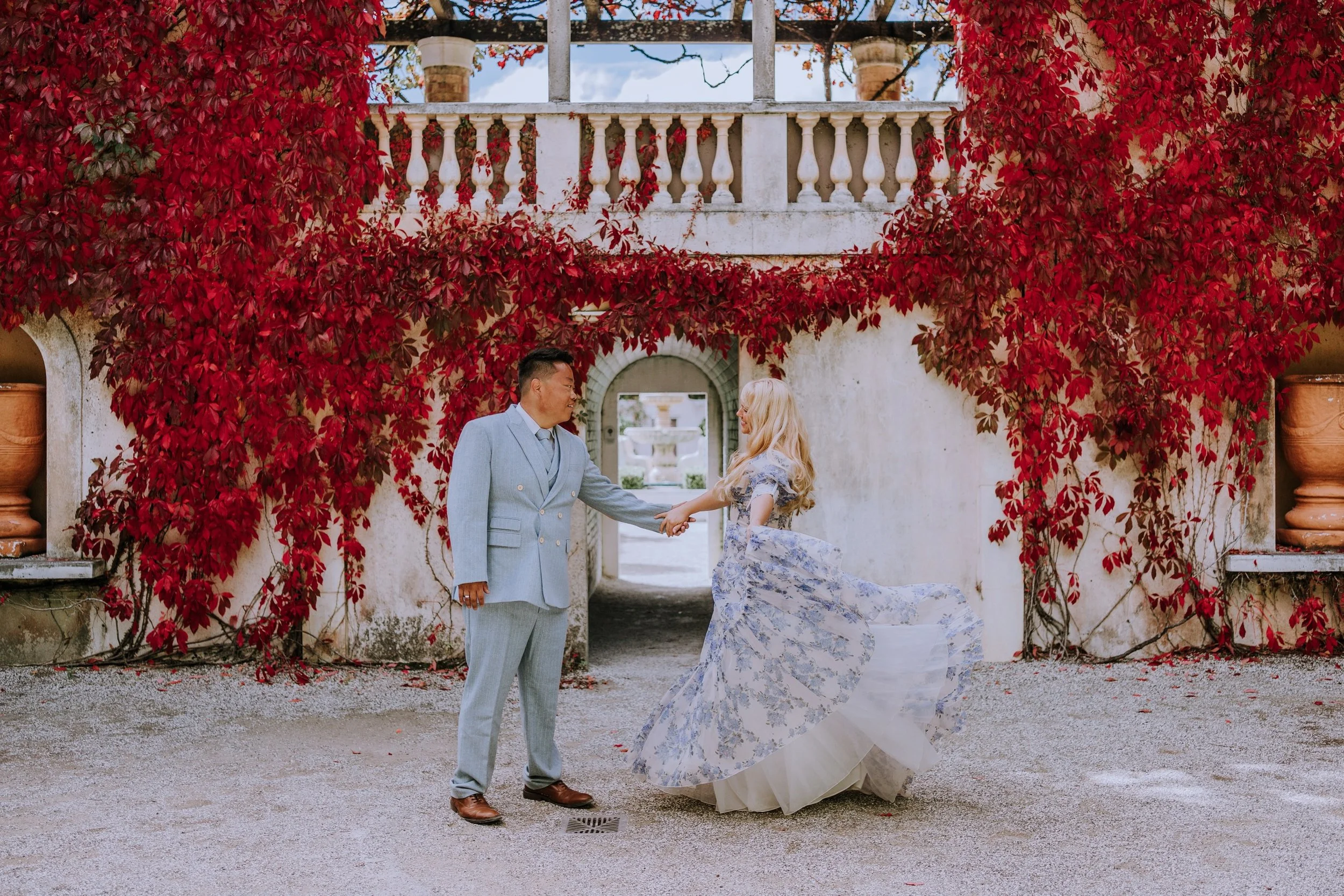 Well&hellip; the poll results are in and you all wanted to see these 👀✨

A honeymoon session straight out of a romance movie at Hamilton Gardens&rsquo; Italian Renaissance Garden. Swipe for a snippet of this dreamy shoot 🤍