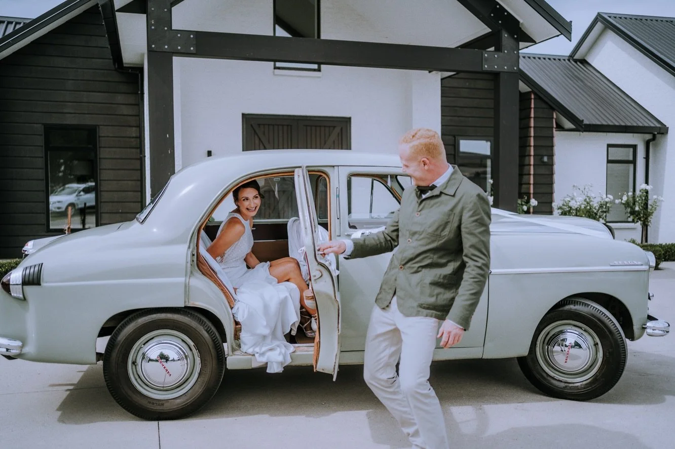 Wedding tip: Leave more time for transport than you think you&rsquo;ll need. 🚙⏳

Between driving from place to place, getting in and out of the car, fixing the dress, last-minute nerves, and a few moments together, those travel times disappear fast.
