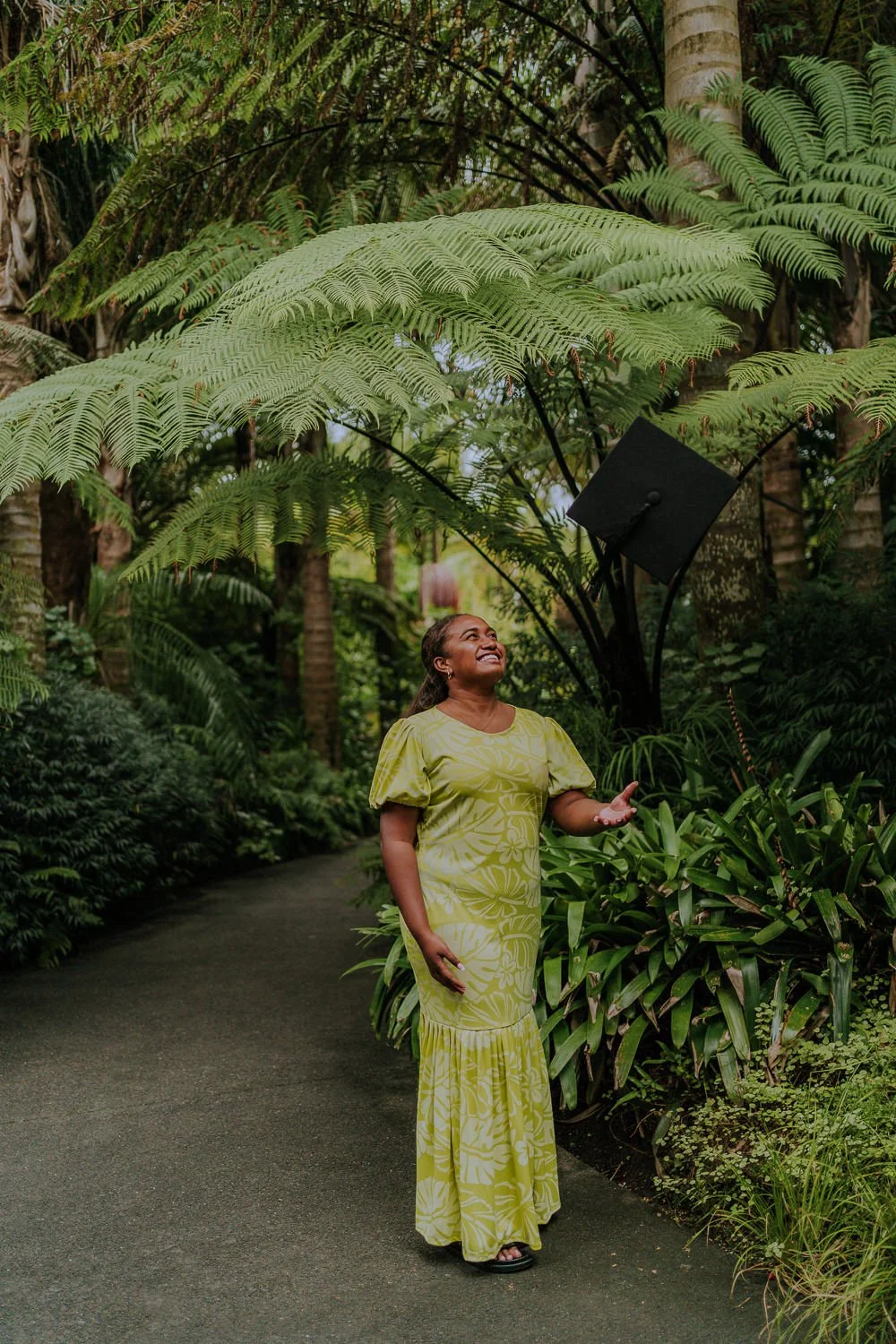 HAMILTON GARDENS GRADUATION PHOTOS