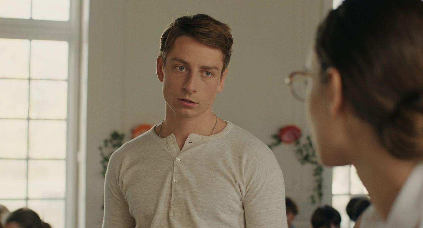 Cannes 2026 : RENCONTRE AVEC VICTOR BONNEL – « C’est une grande responsabilité d’incarner l’histoire d’Annie Ernaux, surtout mise en scène par Judith Godrèche ! »  