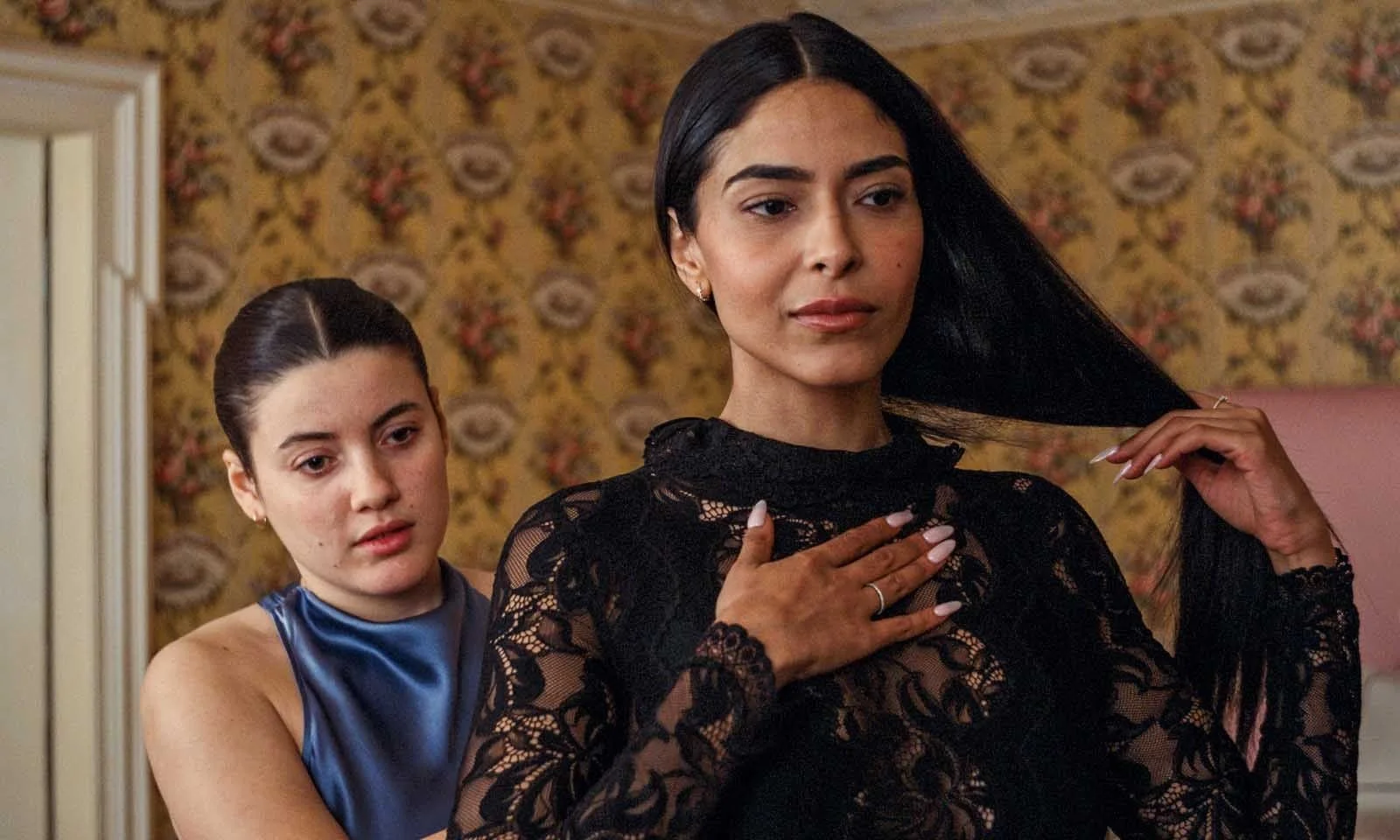 Cannes 2026 : RENCONTRE AVEC HÉLÈNE ROSSELET-RUIZ - « J'ai souhaité montrer un système de domination complexe, dans lequel aucun des personnages n'est vraiment libre. »