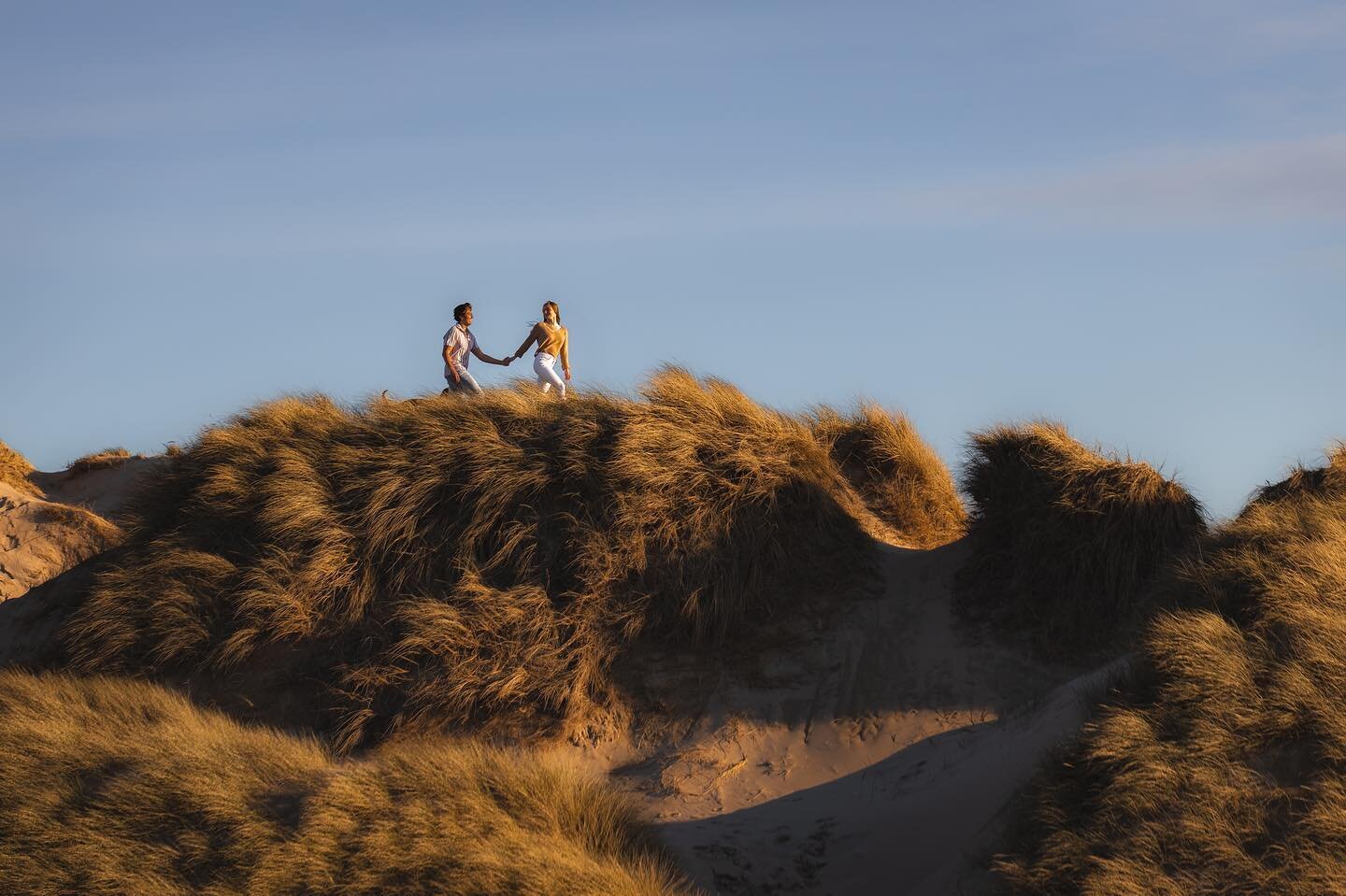 ☽ An engagement shoot on the gorgeous dunes at Perranporth, with Tori + James