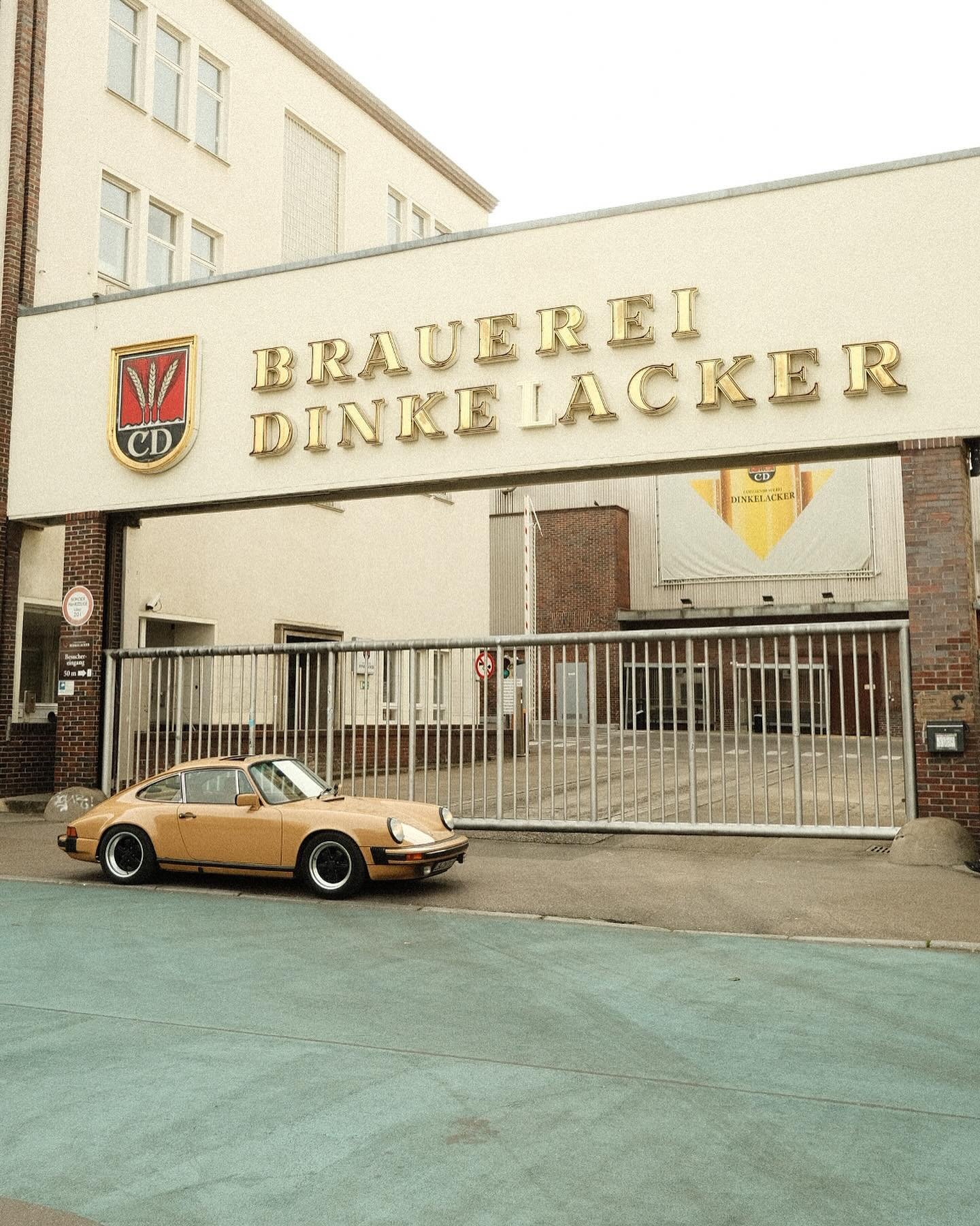 The cold and wet April has finally come to an end, now cheers to spring, warmer days and the season start 🤝🏻 #stuttgart #porsche #fujifilm #fujifeed #xt4 #fujifilmde #march #jpegsonly #stillnox100vi #streetphotography #944 #911