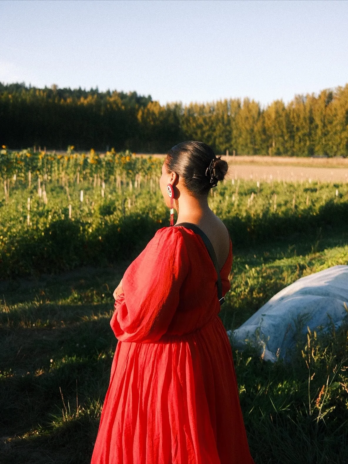 Feast in the Field with my beautiful neighbors at @carnationfarms.

📷: @tashaa.hampton