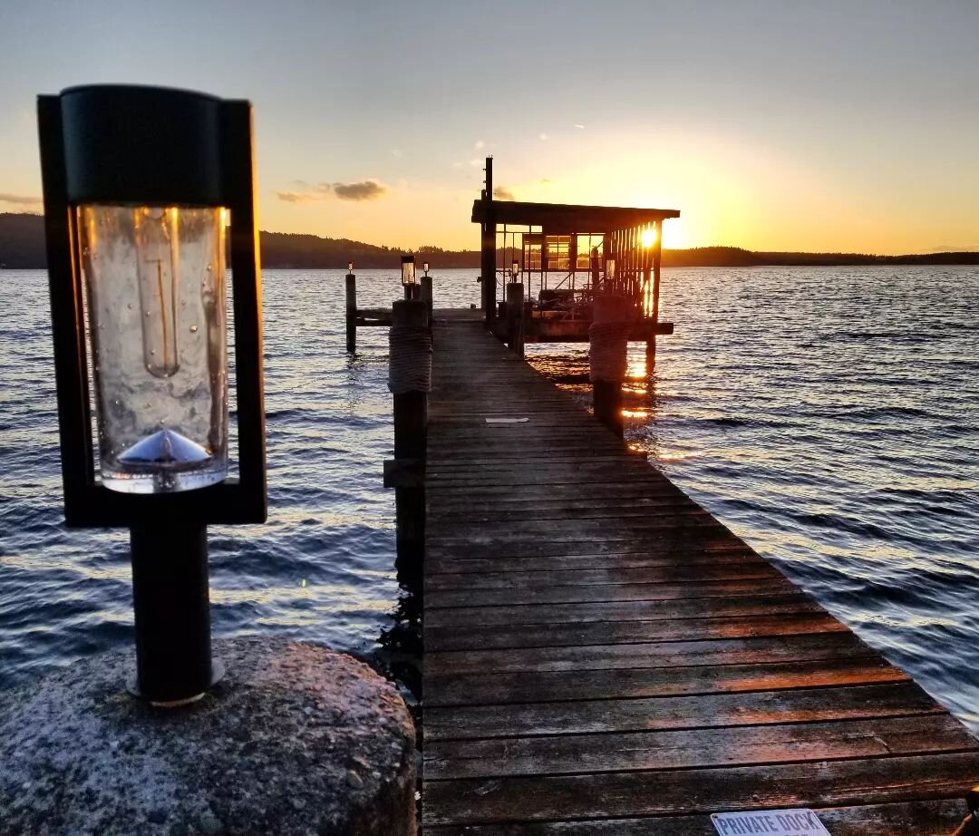 Sure do love this dock at Sunset. Have you spent an evening here watching the sun do down?
.
.
.
#washington #pnw #washingtonexplored #pnwonderland #summer #pnwlife #sunset #sequim #sequimwashington #travelwashington