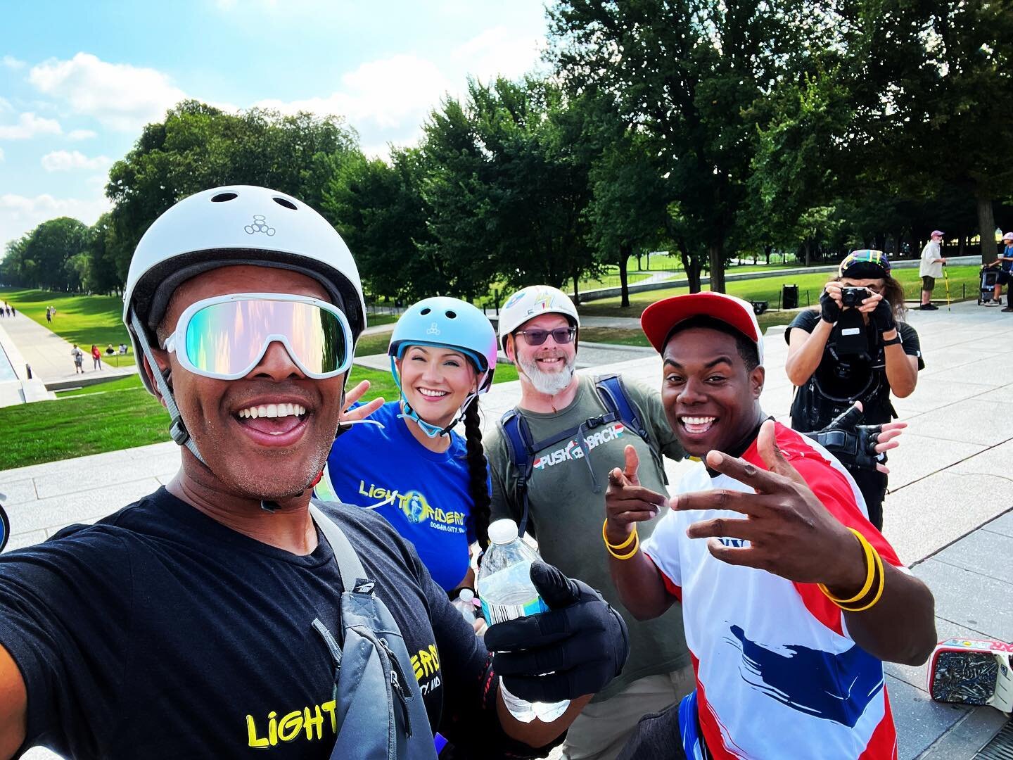 A tour through Washington D.C with so many amazing riders and Onewheel Royalty Mr. @onewheelwing it&rsquo;s been a great day!