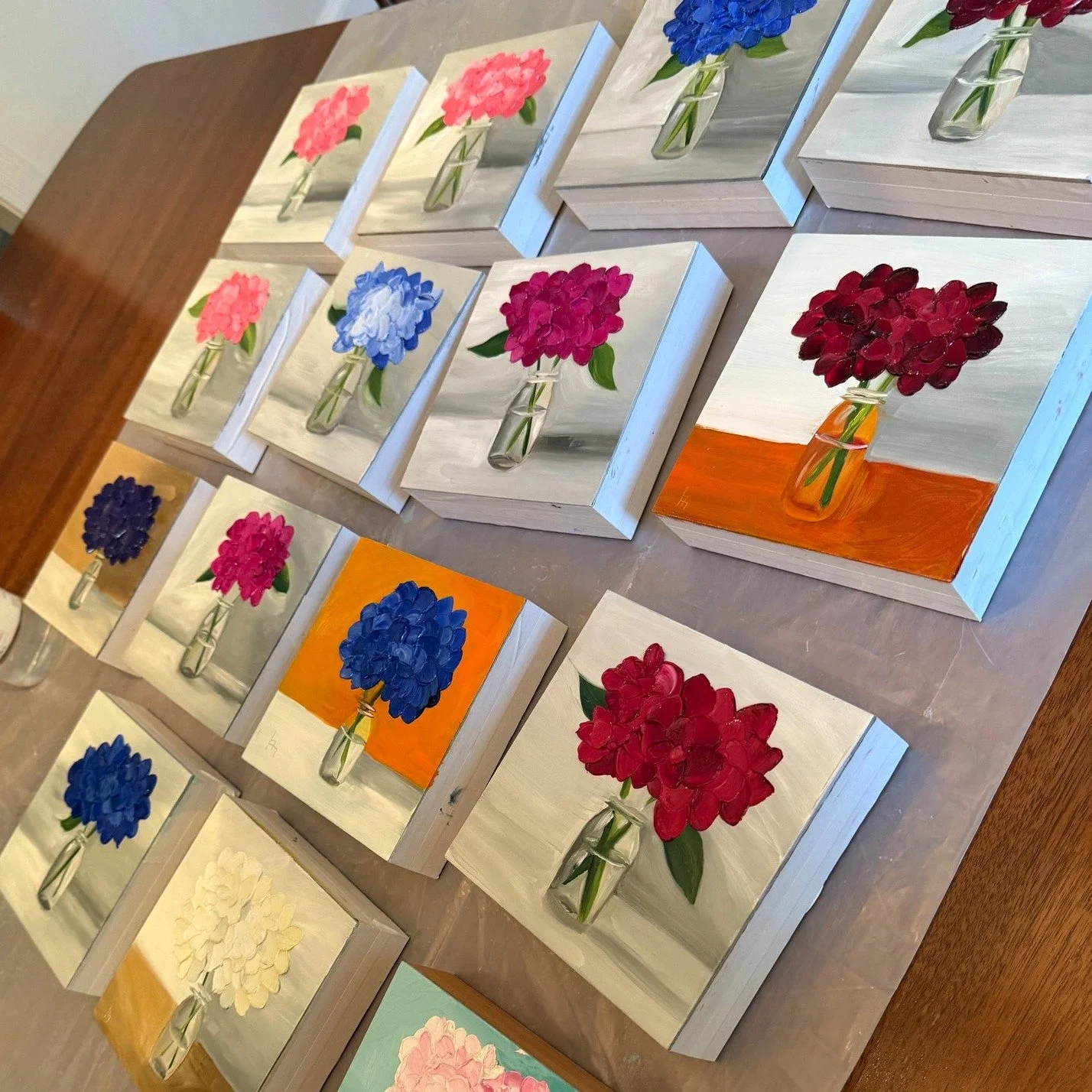 Can you spot my newest idea combining my signature hydrangeas with my love of Virginia universities? I&rsquo;ll have examples with me on Saturday at @Arton@artontheavenuedelray and a sign up sheet for first dibs when the rest of the college-colors hy