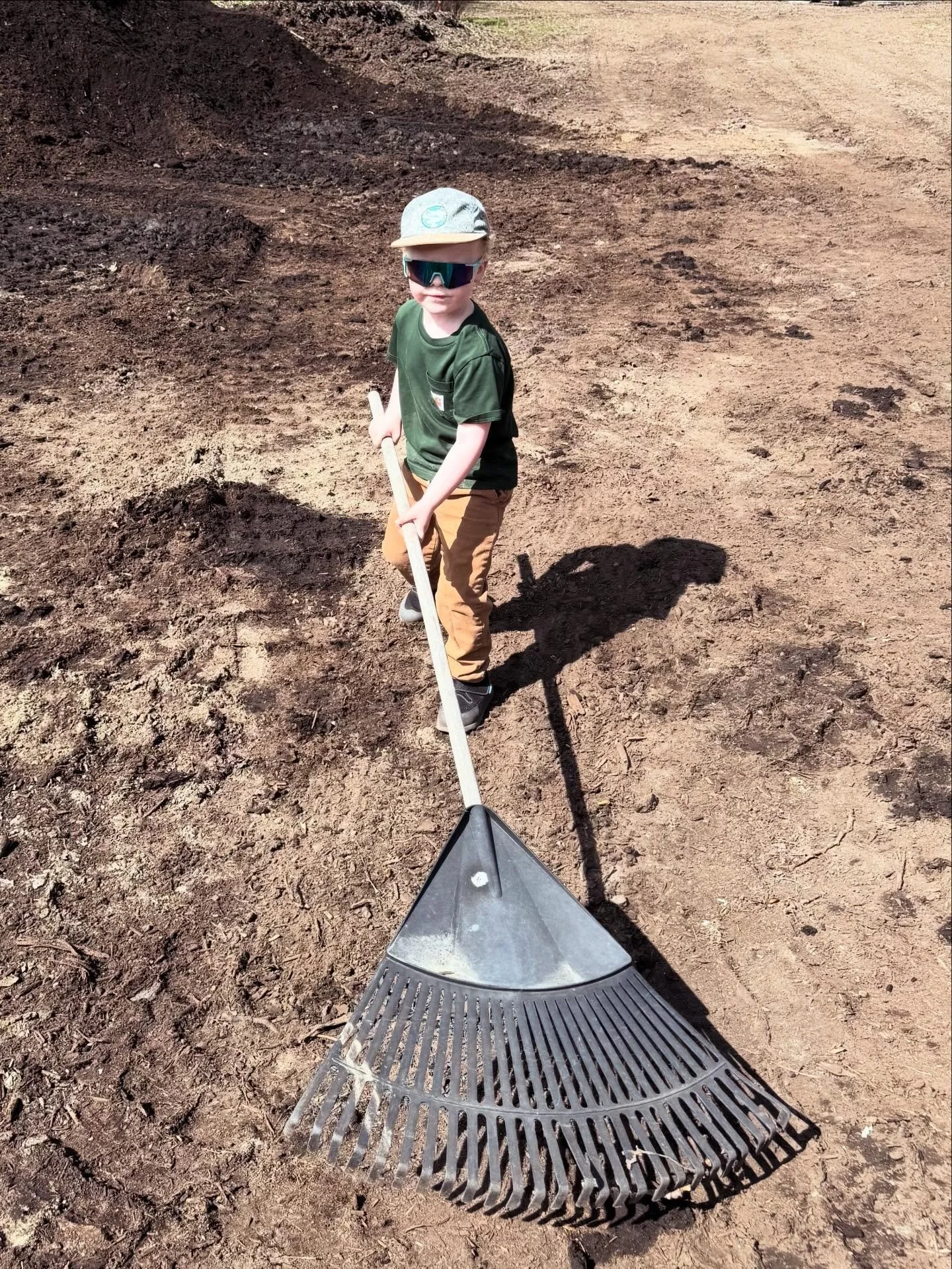 Day 1 of our season opener work party 🤘🏼🏁
&bull;
Thank you to @coastalmountainexcavations &amp; @cata_management for their support with equipment and our dedicated volunteers!! Stay tune for season opening day and pass purchase info.