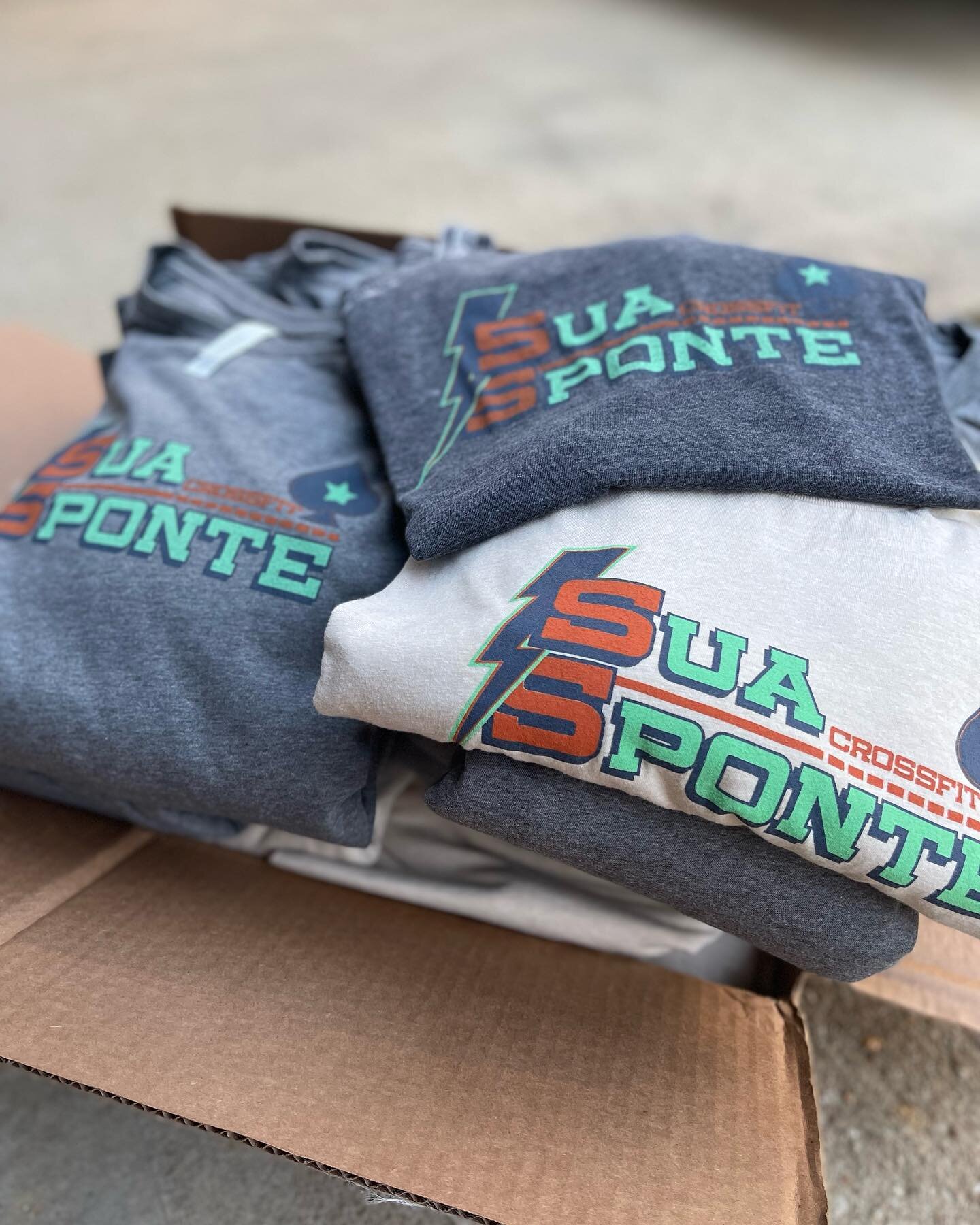 New merch hot off the press 👌

Just wrapped up printing these absolute 🔥 shirts for @crossfitsuasponte &hellip; Thank you for the support!

Looking to sweat with an awesome community of athletes in either Raleigh or Durham? Hit &lsquo;em up 🏋️&zwj