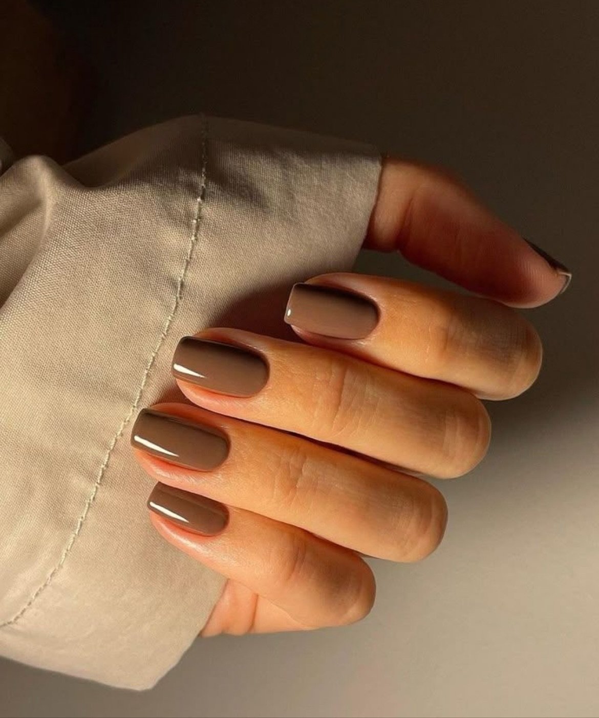 Inspiration d&rsquo;automne 🍂 
Et toi ? &Eacute;cris en commentaire ton mood pr&eacute;f&eacute;r&eacute; 💬

1. Choco doux
2. Bi-color bordeaux et rose petal
3. Nude avec quelques paillettes bien plac&eacute;es 
4. Black 
5. Vieux rose
6. Vert Matc